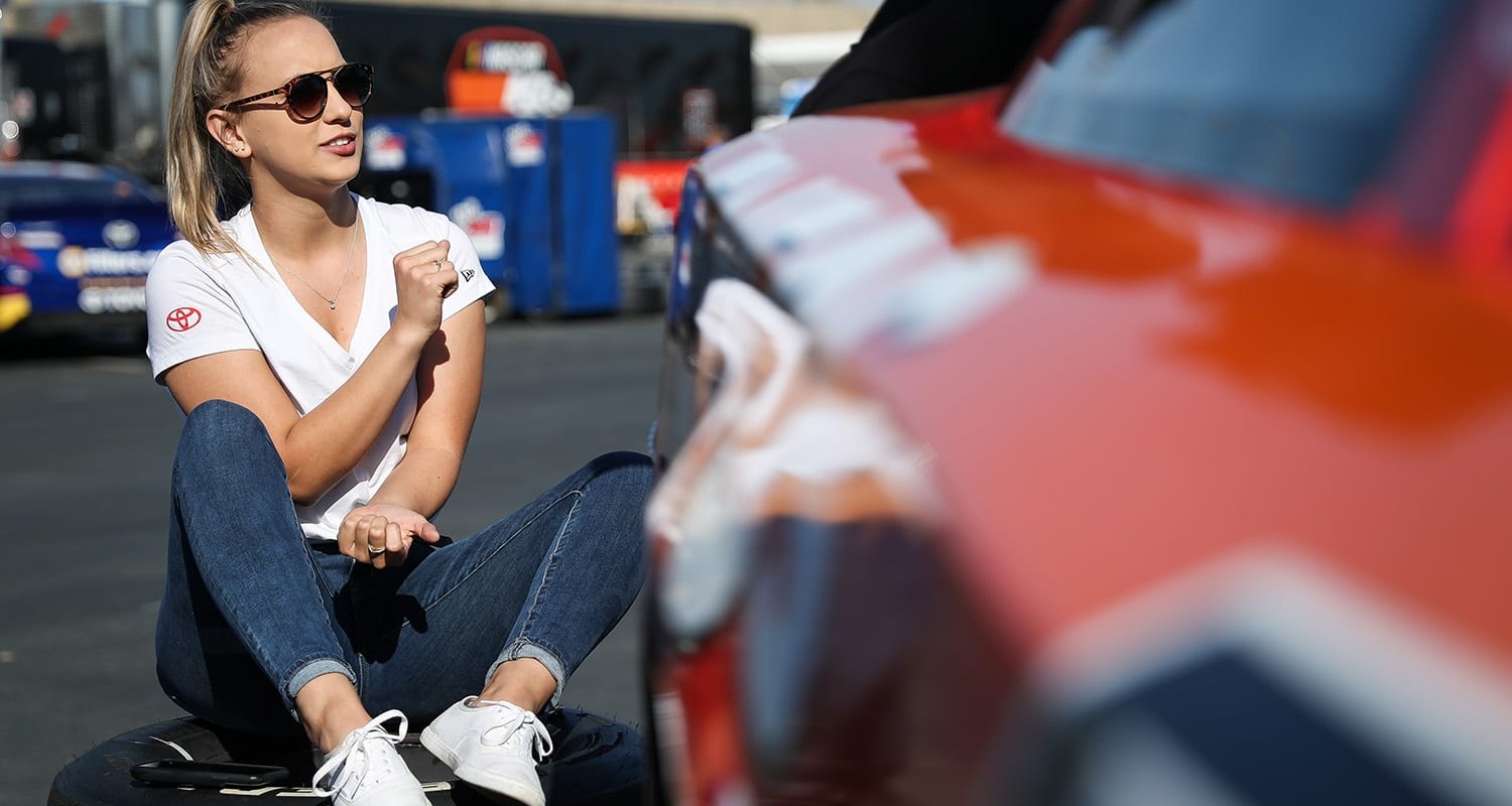 nu tay dua NASCAR xinh dep anh 8