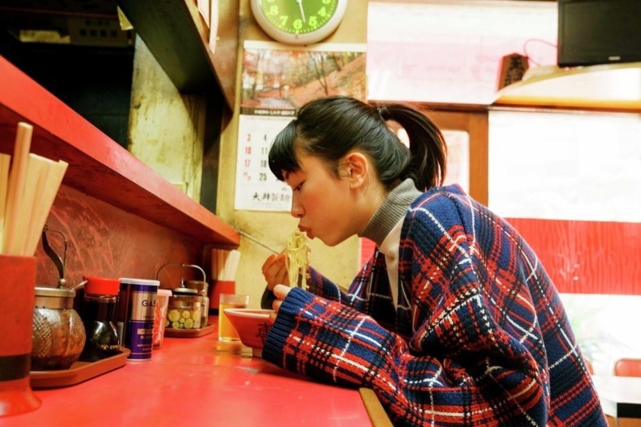 sai lam khi tin loi sao mang review do an anh 4