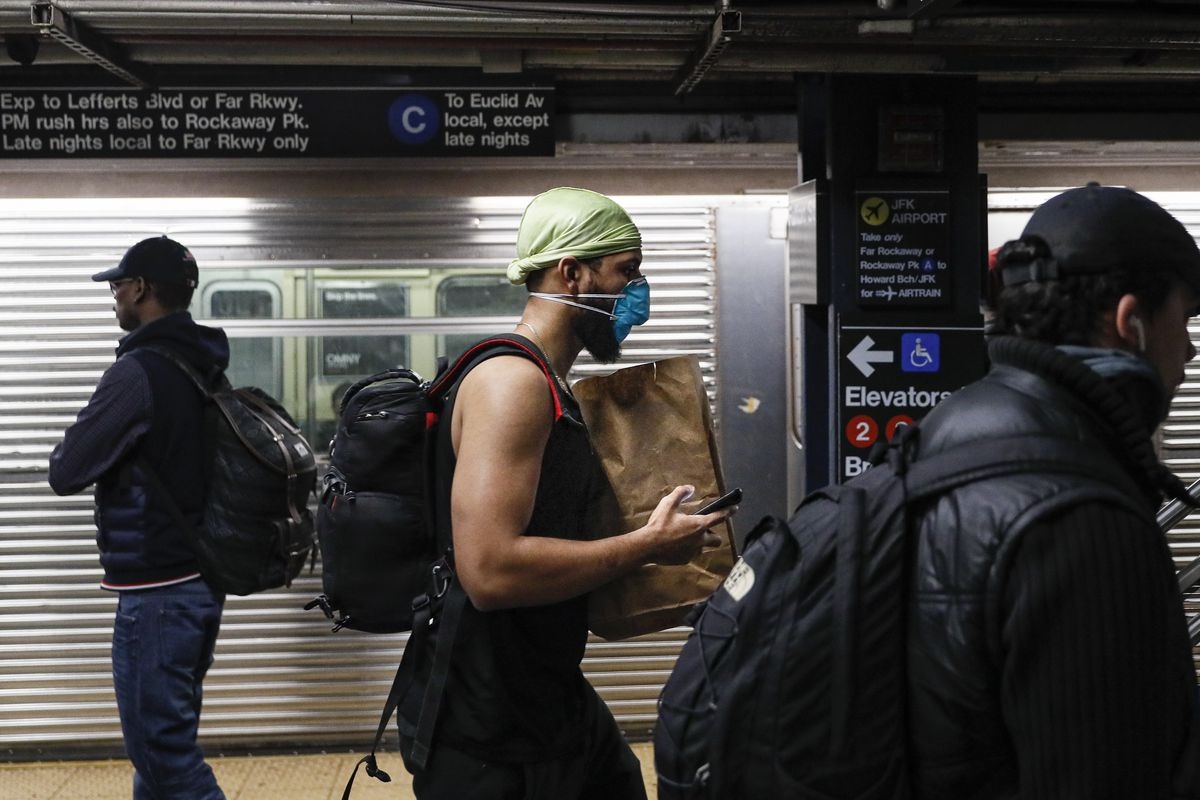 tiet kiem tien nho o nha tranh dich anh 1