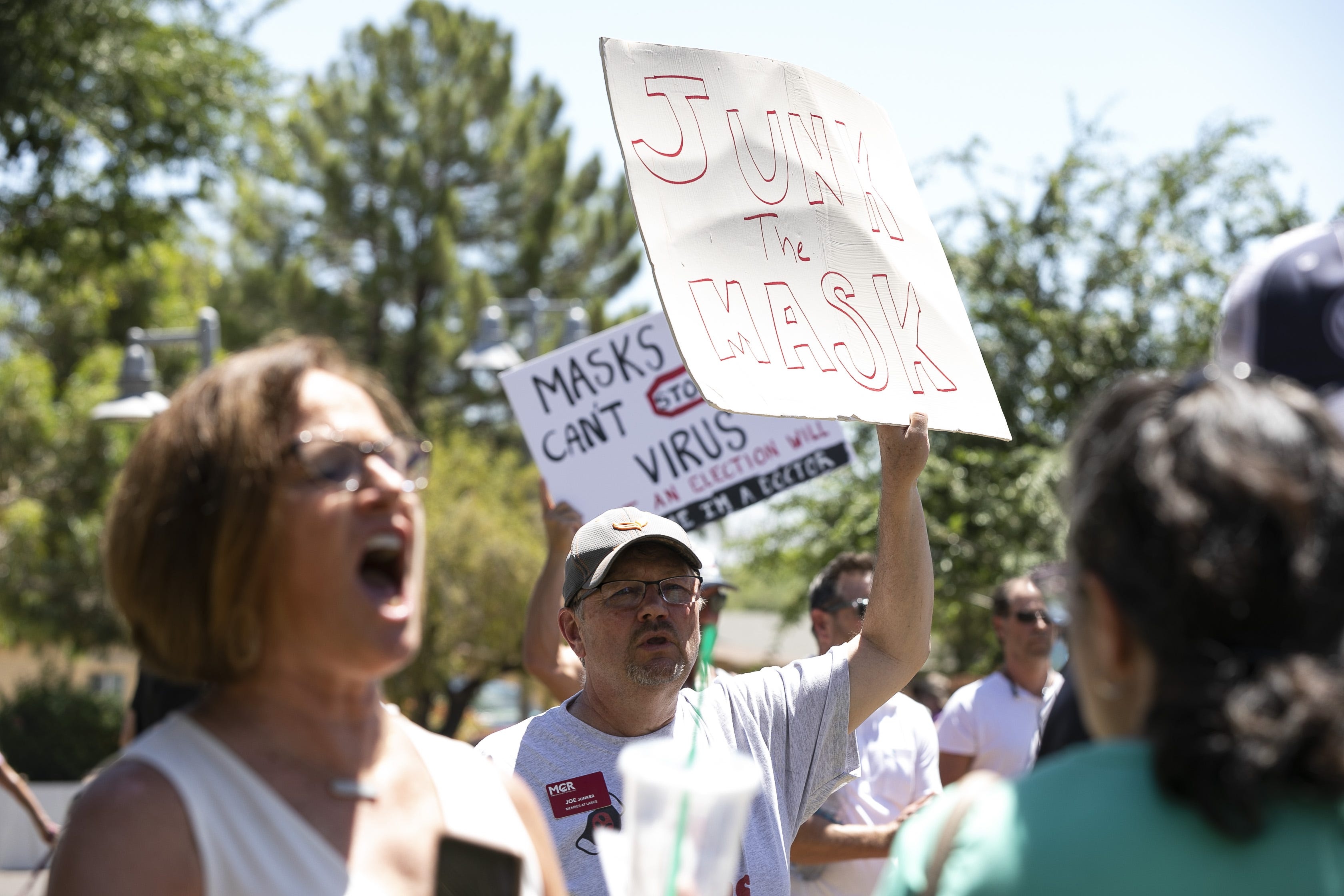 thuyet am muu Covid-19 anh 3