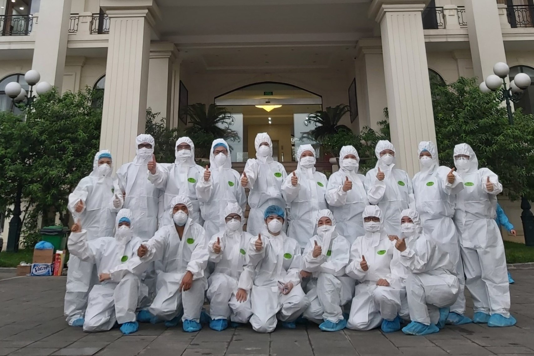 cap vo chong 2 lan tham gia chong dich anh 3