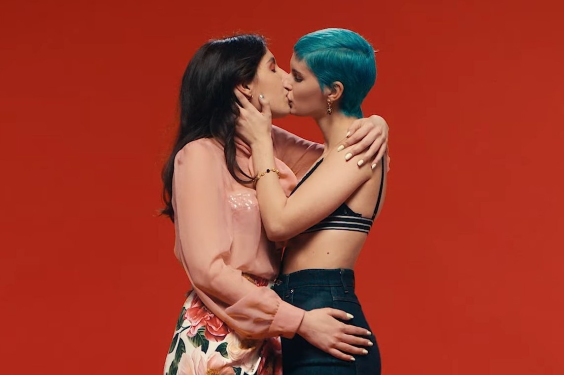 Quang cao bi kien o Nga vi co hinh anh dong tinh hinh anh