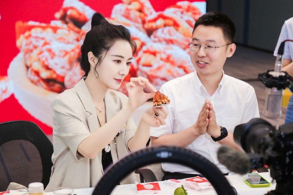 'Nu hoang livestream' Trung Quoc quang cao sai su that hinh anh