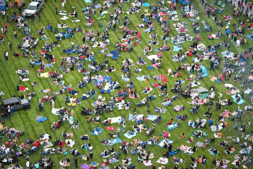 mua he hau Covid-19 anh 1