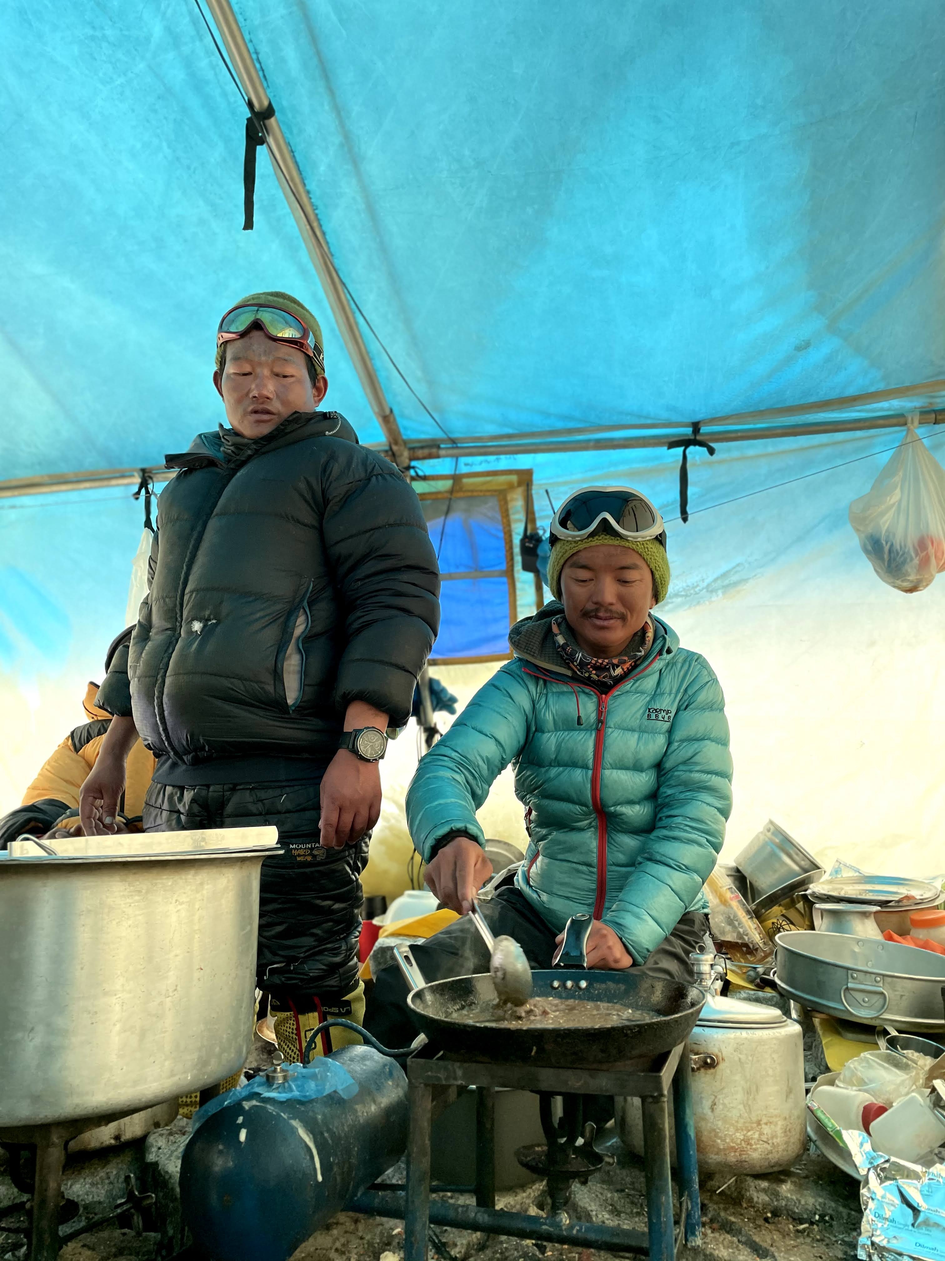 leo núi Everest không mệt bằng mắc Covid-19 ảnh 4 leo nui Everest khong met bang mac Covid-19 anh 4