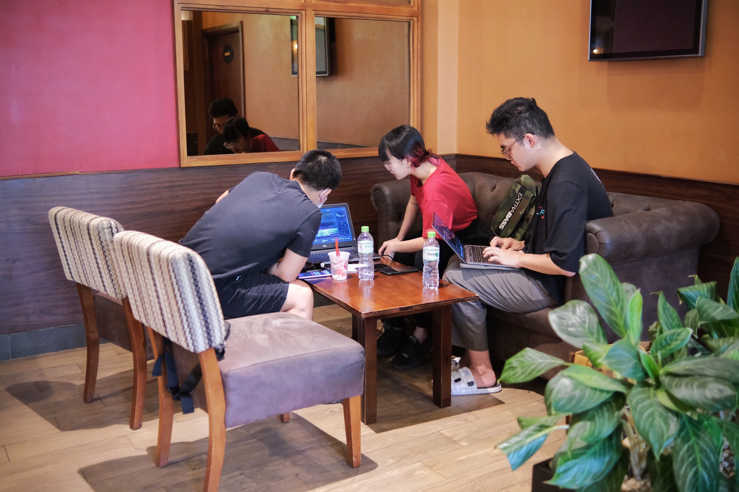 gioi tre Ha Noi voi tim den quan ca phe anh 2