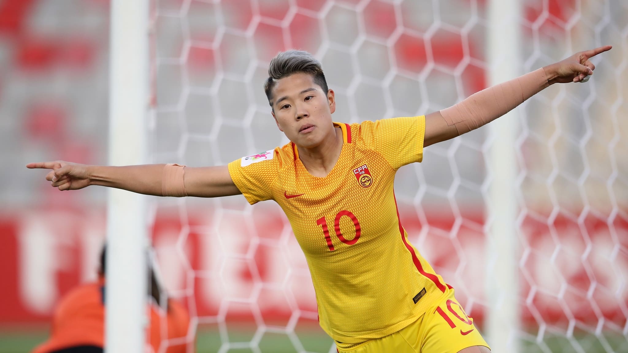 cau thu noi tieng Trung Quoc cong khai dong tinh anh 2