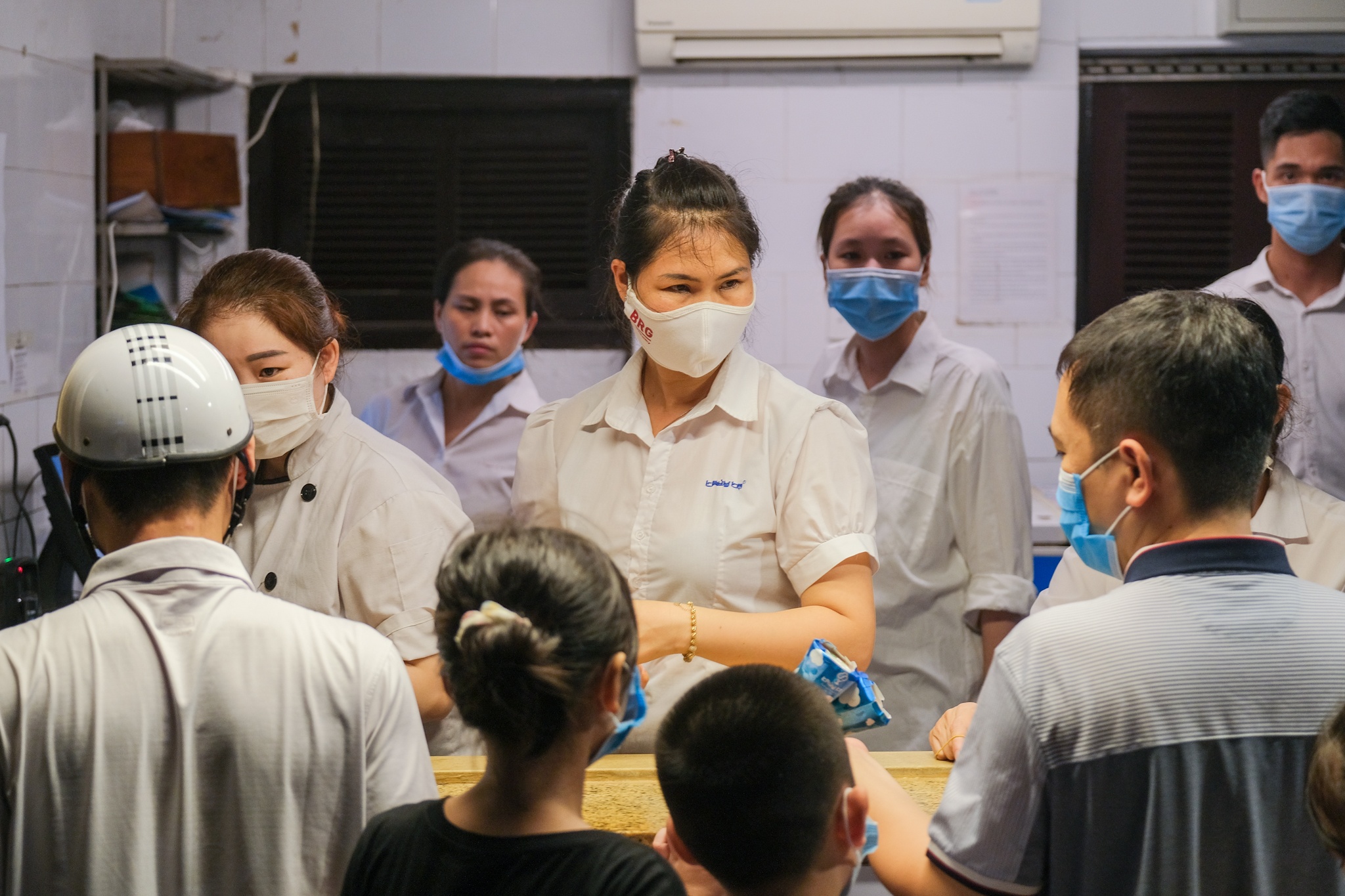 giới trẻ Hà Nội tìm đến kem Tràng Tiền,  Thủy Tạ  ảnh 8 gioi tre Ha Noi tim den kem Trang Tien,  Thuy Ta anh 8