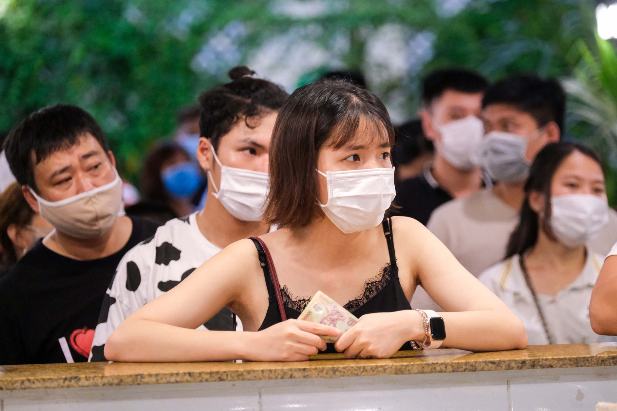 giới trẻ Hà Nội tìm đến kem Tràng Tiền,  Thủy Tạ  ảnh 3 gioi tre Ha Noi tim den kem Trang Tien,  Thuy Ta anh 3