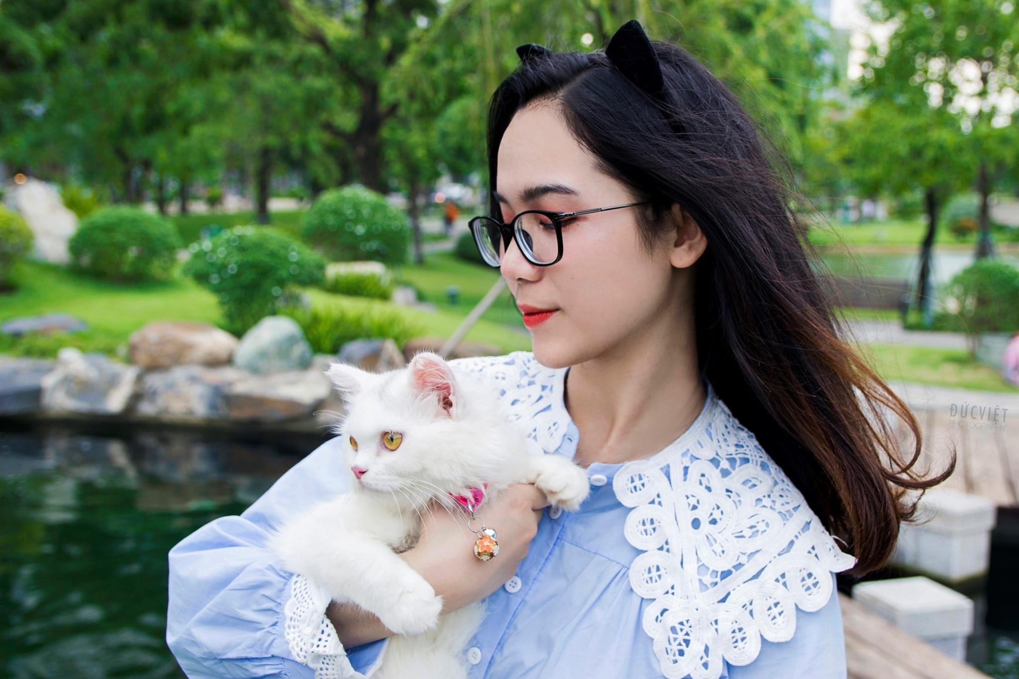 nu sinh y khoa TP.HCM tinh nguyen chong dich anh 1