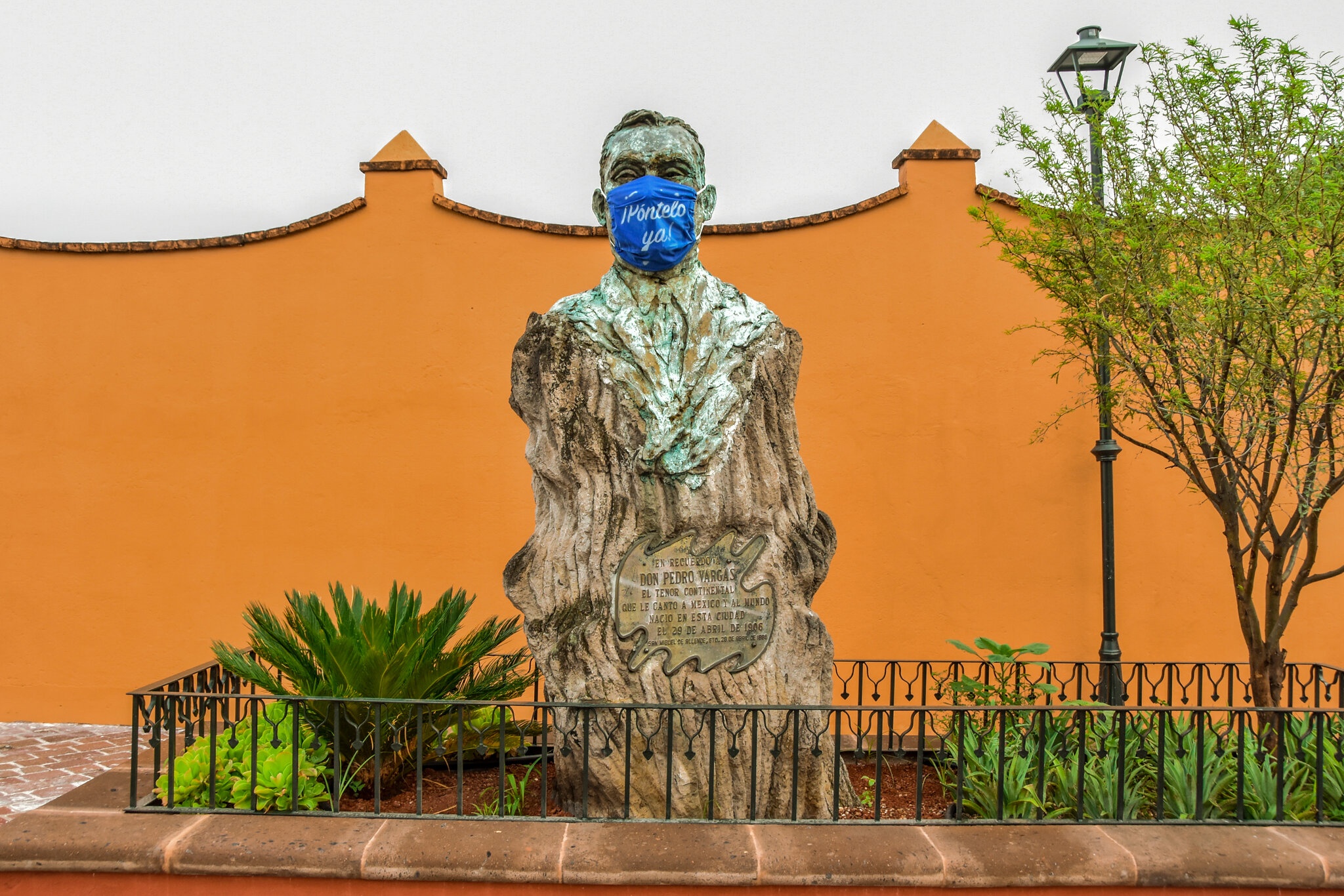 du khach My mang theo Covid-19 anh 3