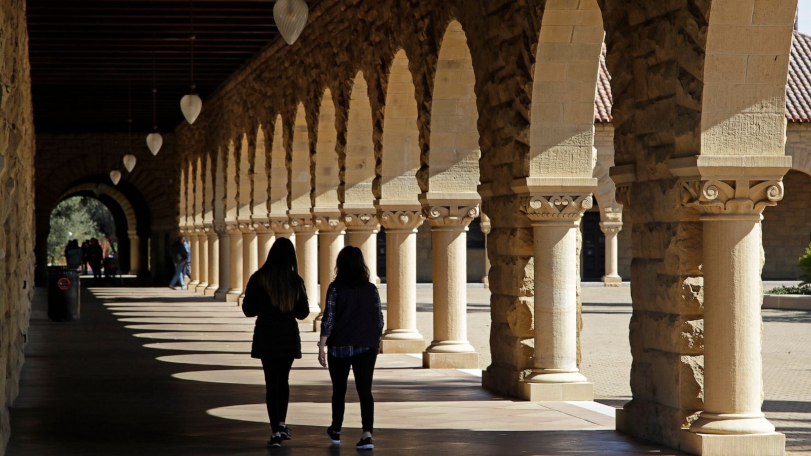 nhom 1% sieu giau anh 6