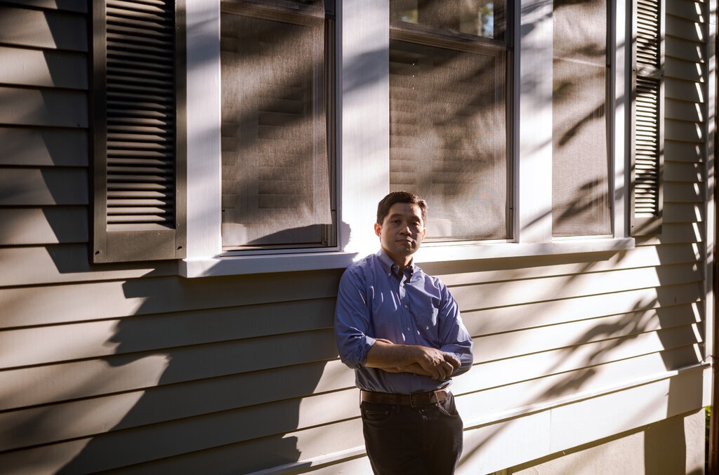 benh nhan Covid-19 My dau tien duoc dat may tho anh 1