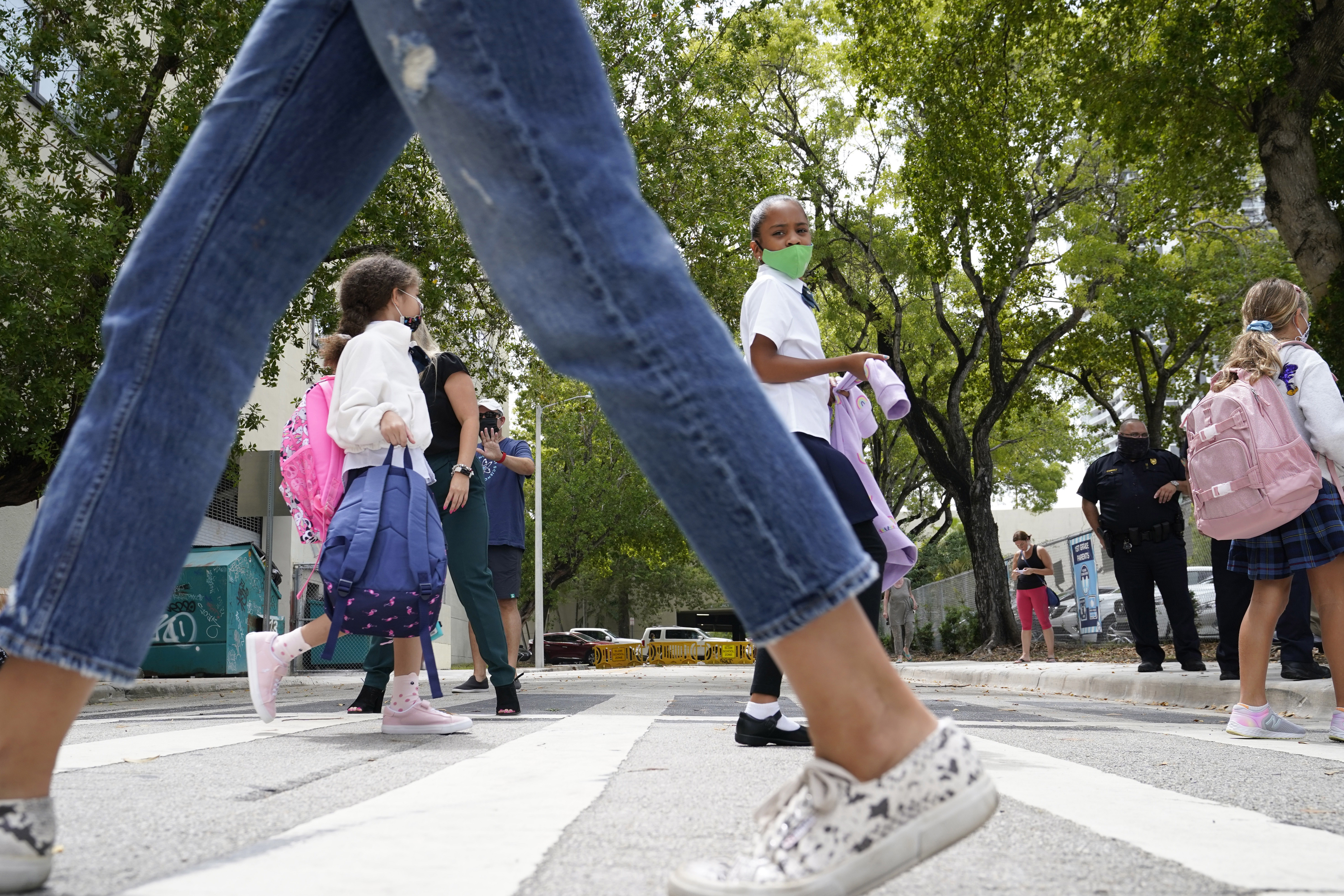 giao vien thao khau trang anh 2