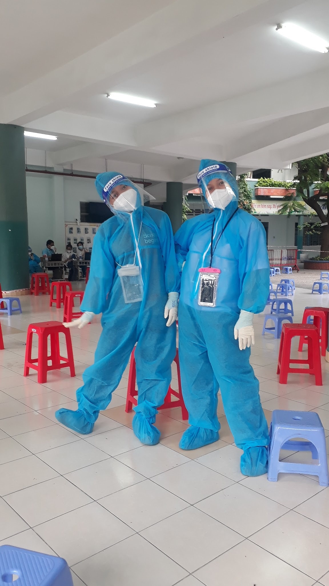 cap chi em cung nhau chong dich anh 2