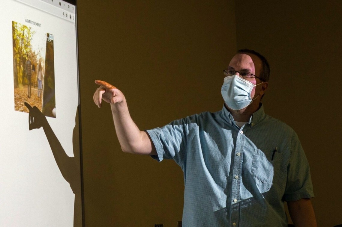 Ac mong cua giao su My khi sinh vien khong deo khau trang hinh anh