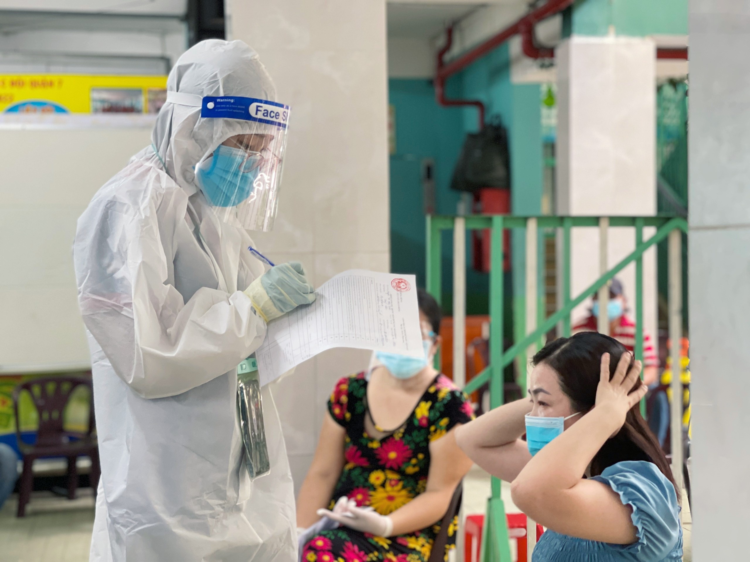 vua hoc online vua chong dich anh 2