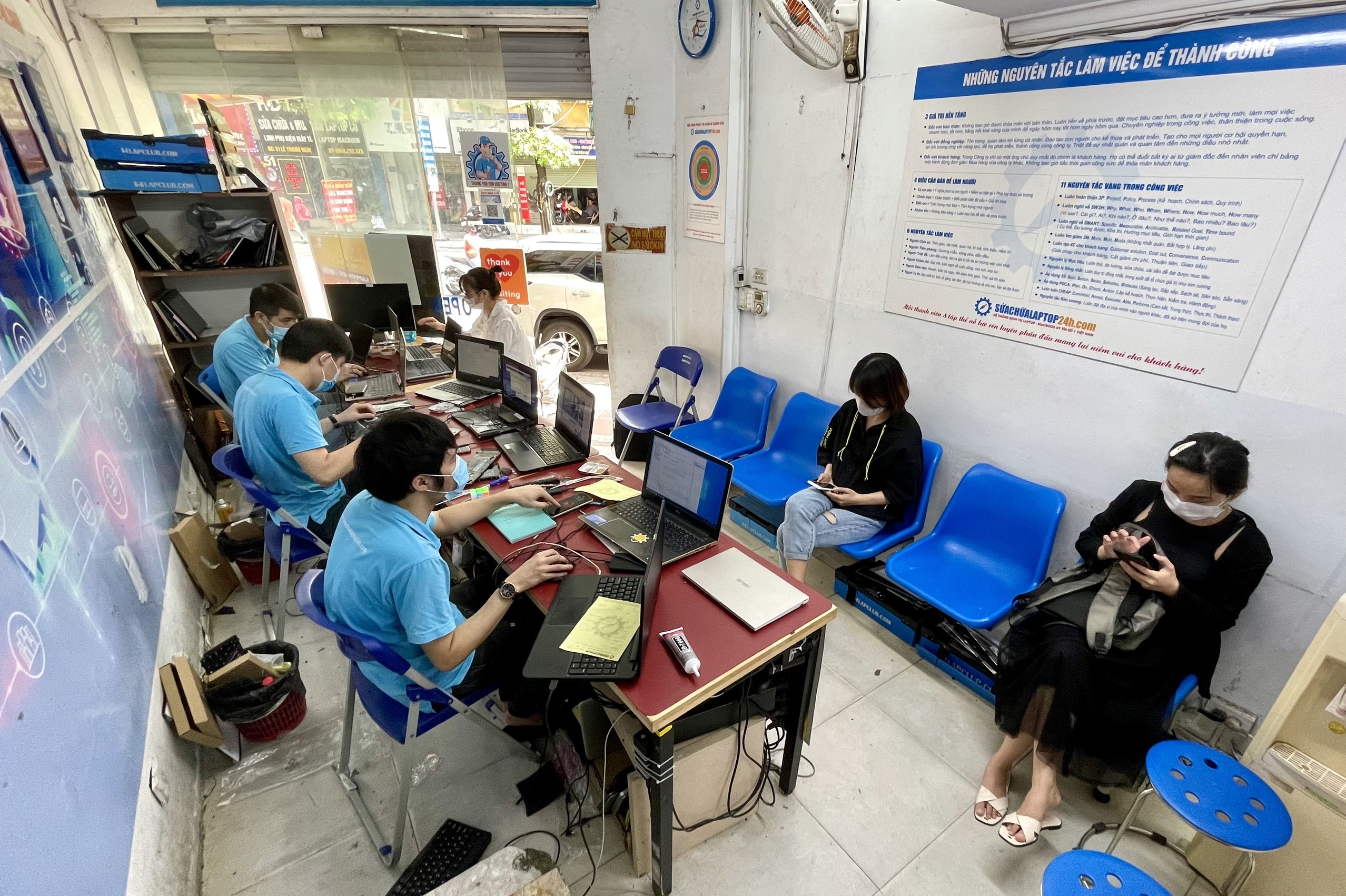 sửa laptop điện thoại hậu giãn cách ảnh 3 sua laptop dien thoai hau gian cach anh 3