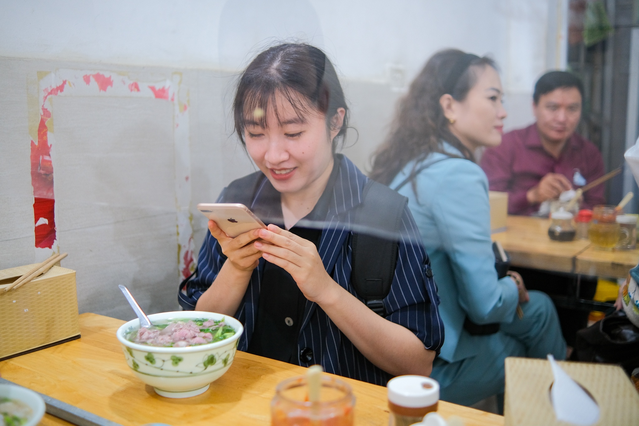 tấp nập ghé quán phở ăn sáng ảnh 4 tap nap ghe quan pho an sang anh 4