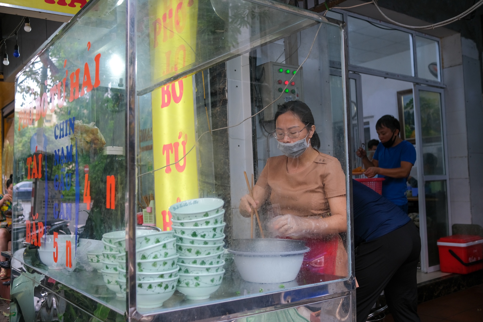 tấp nập ghé quán phở ăn sáng ảnh 8 tap nap ghe quan pho an sang anh 8