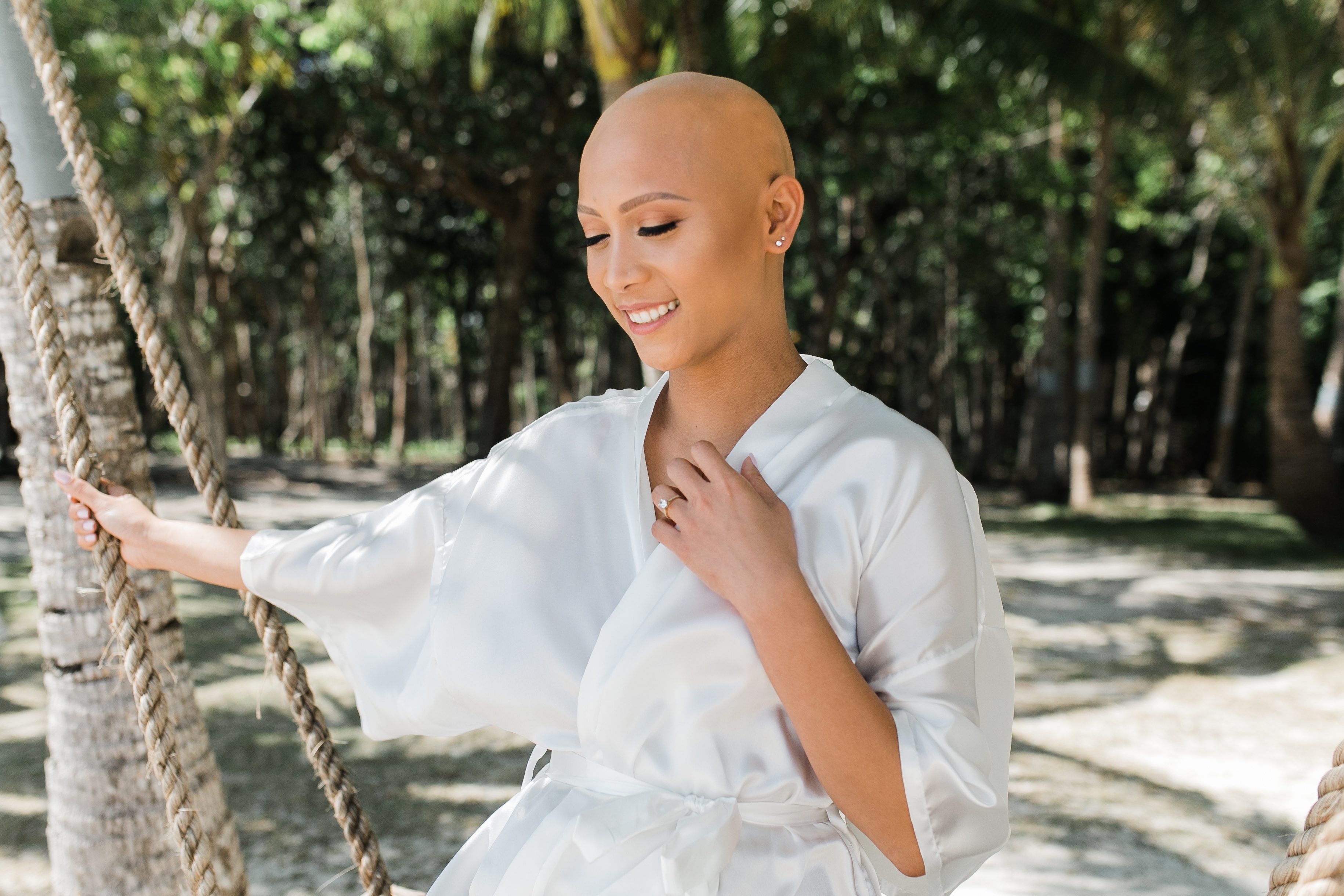 co dau khoe dau troc trong dam cuoi anh 3