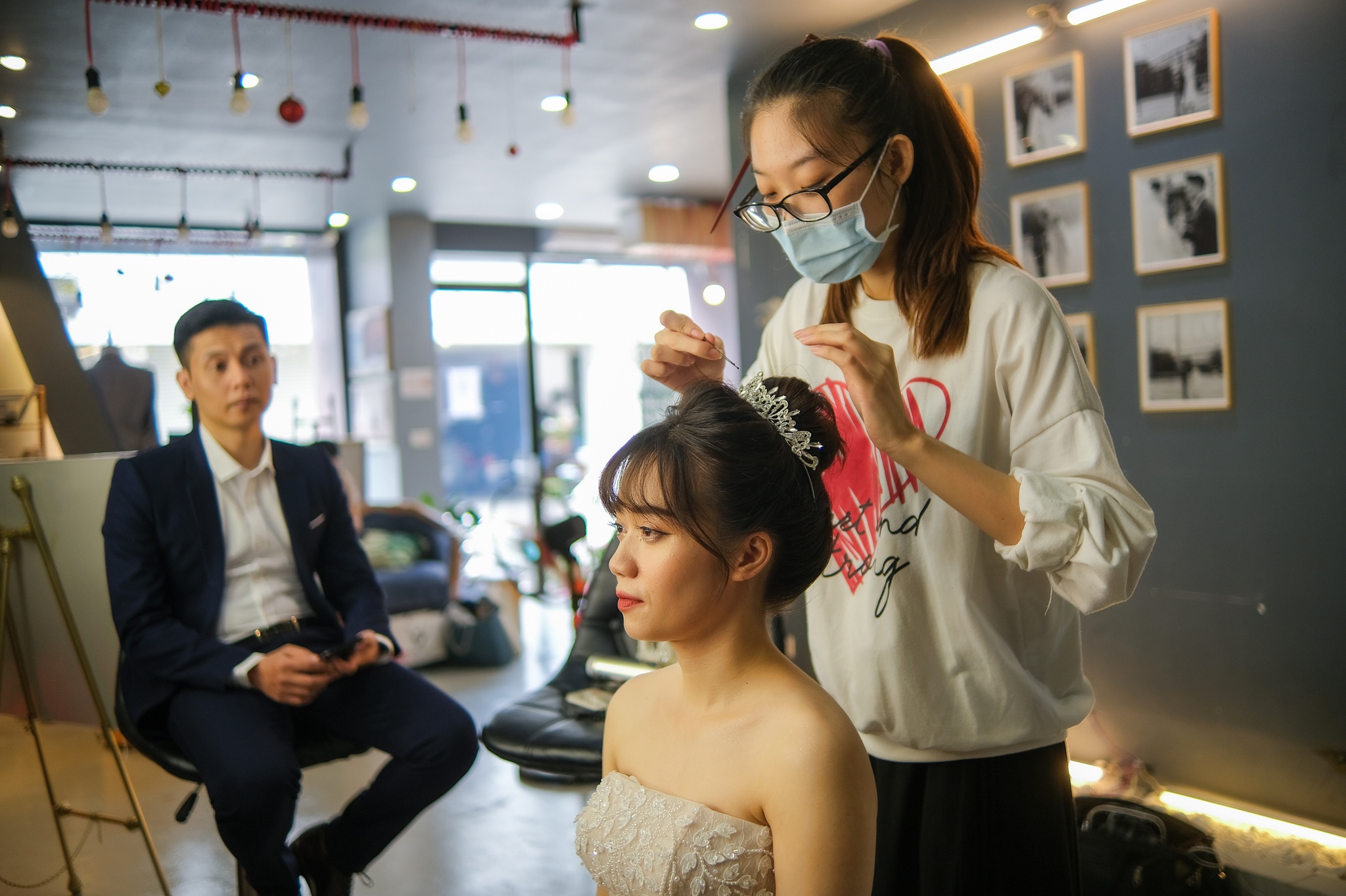 thợ ảnh cưới tất bật hậu giãn cách ảnh 1 tho anh cuoi tat bat hau gian cach anh 1