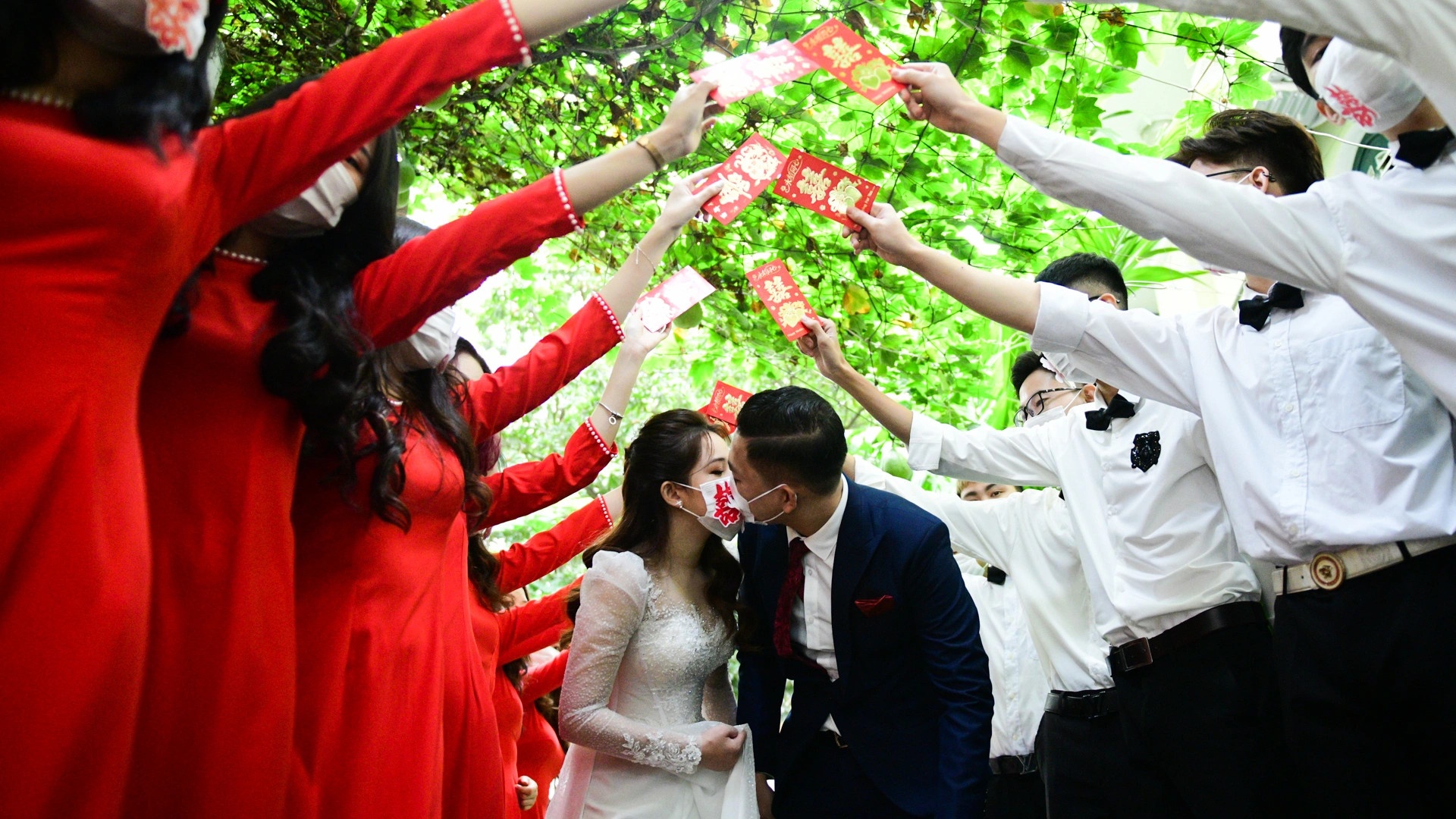 dam cuoi lo von khi cuoi chay hau dich anh 1