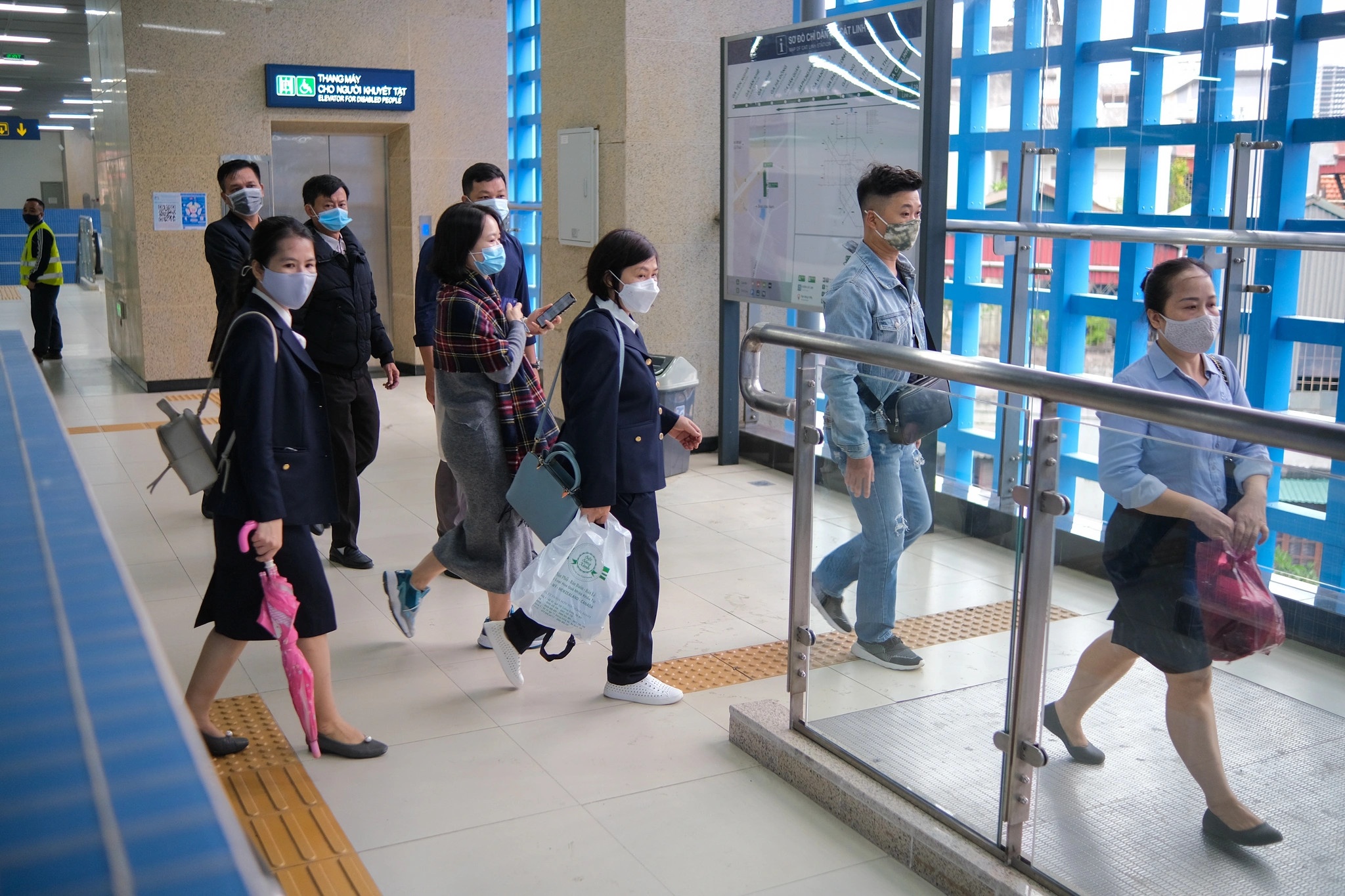 nhân viên lái tàu Cát Linh - Hà Đông ảnh 5 nhan vien lai tau Cat Linh - Ha Dong anh 5