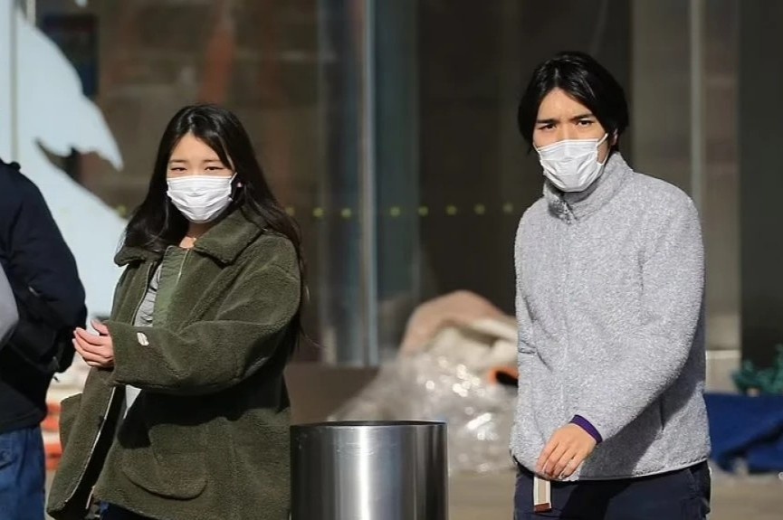 Vo chong cuu cong chua Nhat Ban bi bam duoi o My hinh anh