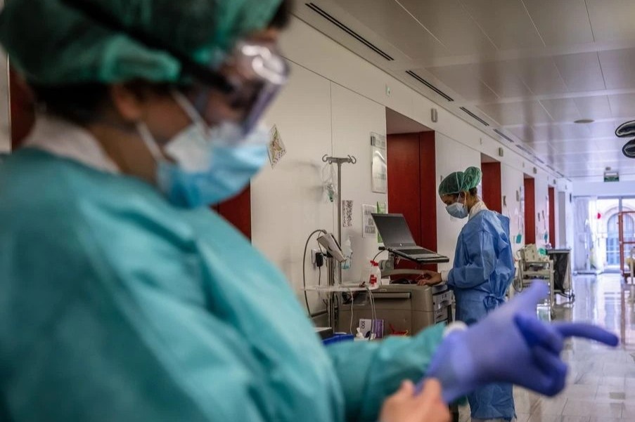 Nhieu y ta My bo viec, huong luong gap 3 khi di du lich hinh anh