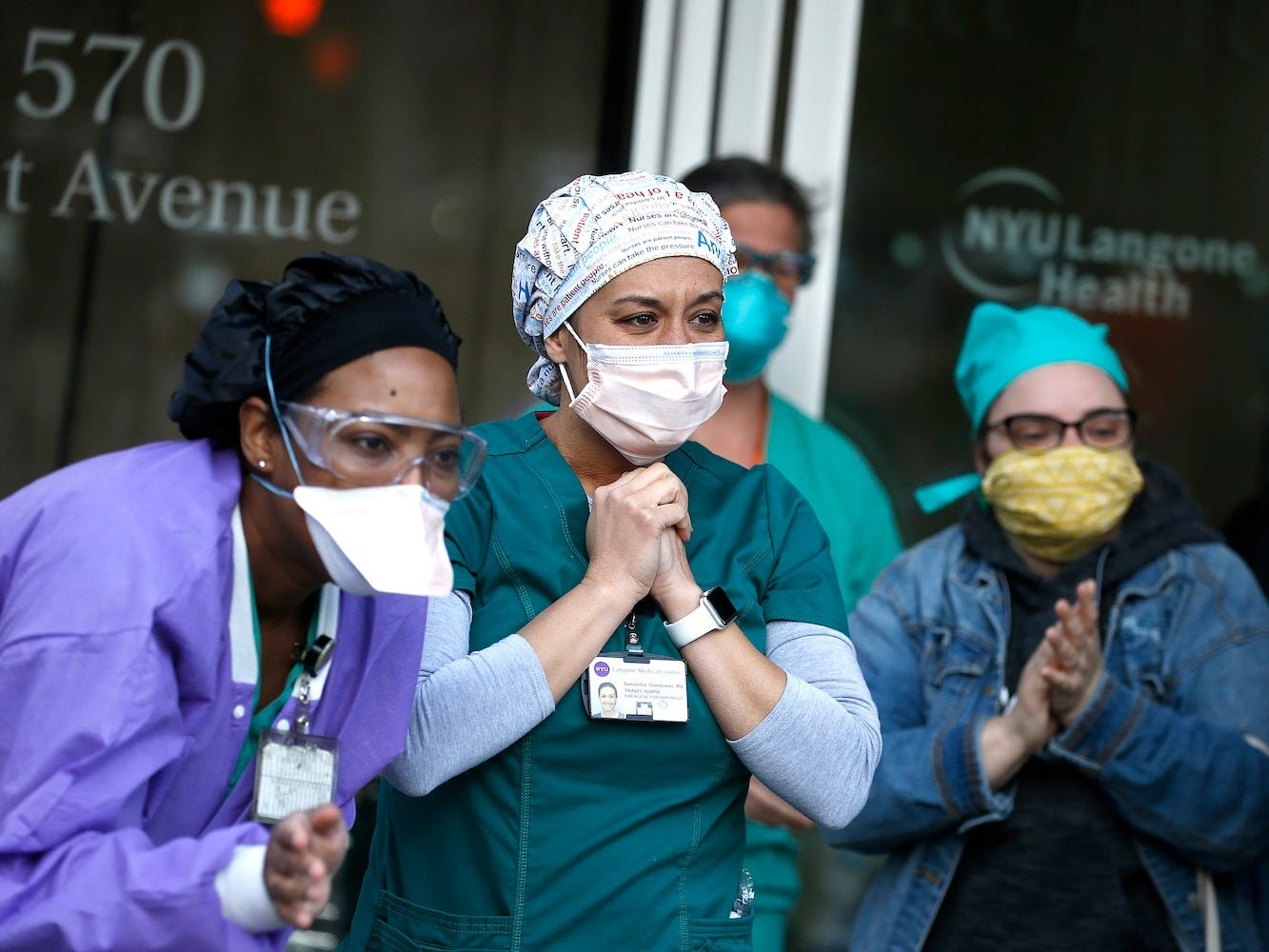 y ta du lich My anh 2