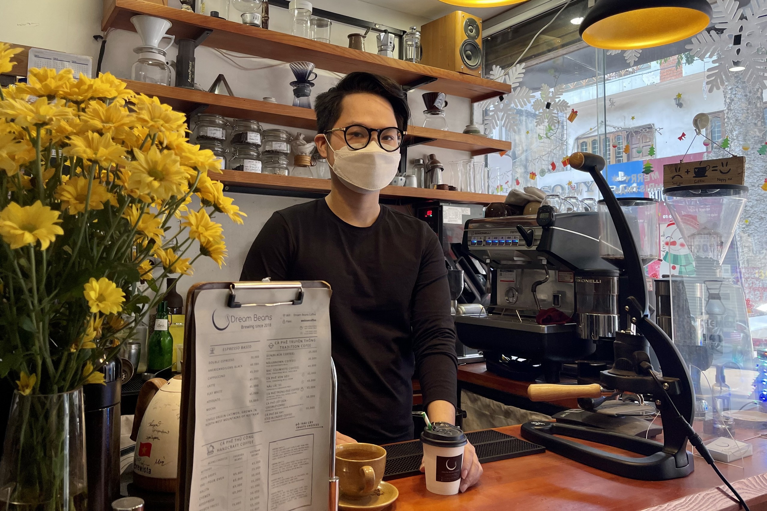 dong cua quan du ban mang ve anh 5