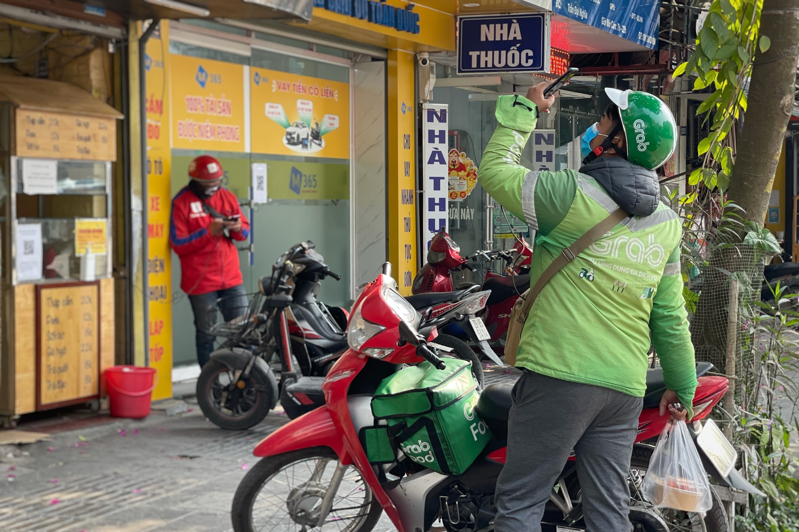 dong cua quan du ban mang ve anh 7