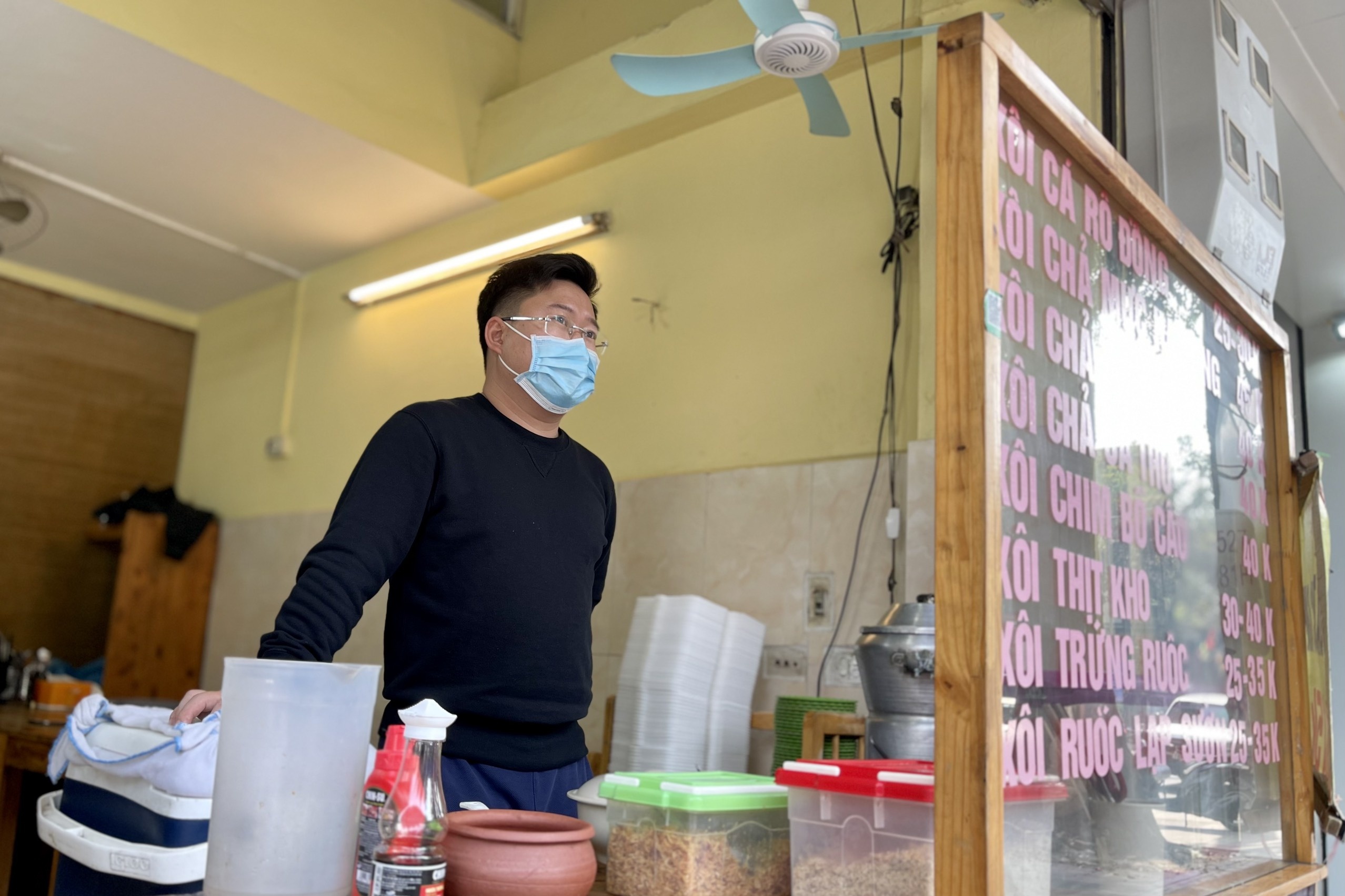 dong cua quan du ban mang ve anh 9