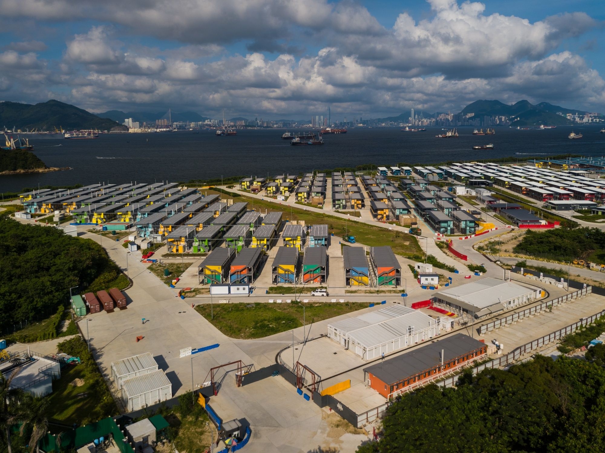 hon loan khu cach ly Covid-19 Hong Kong anh 1