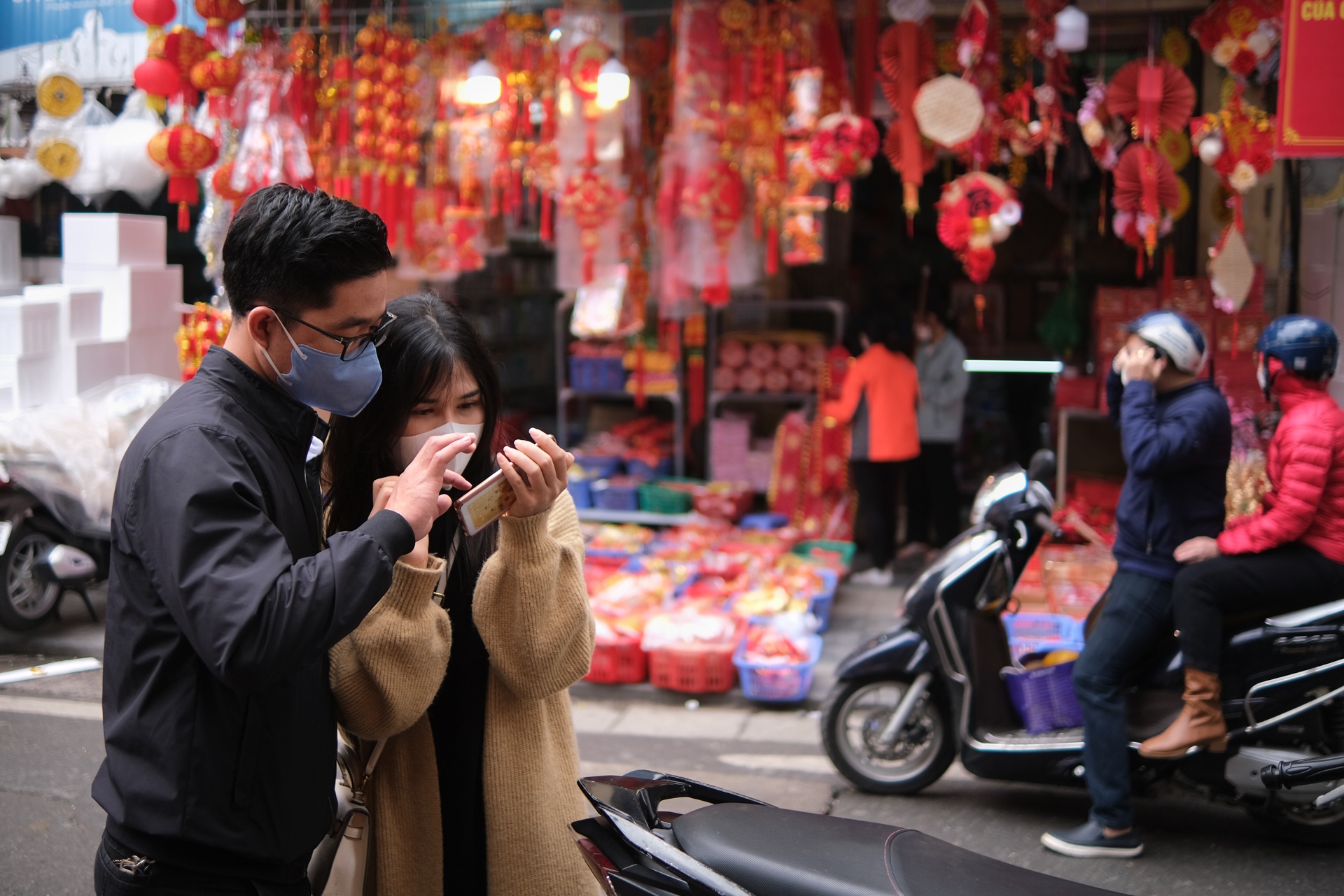 Hang Ma tap nap nguoi check-in,  mua sam Tet anh 6