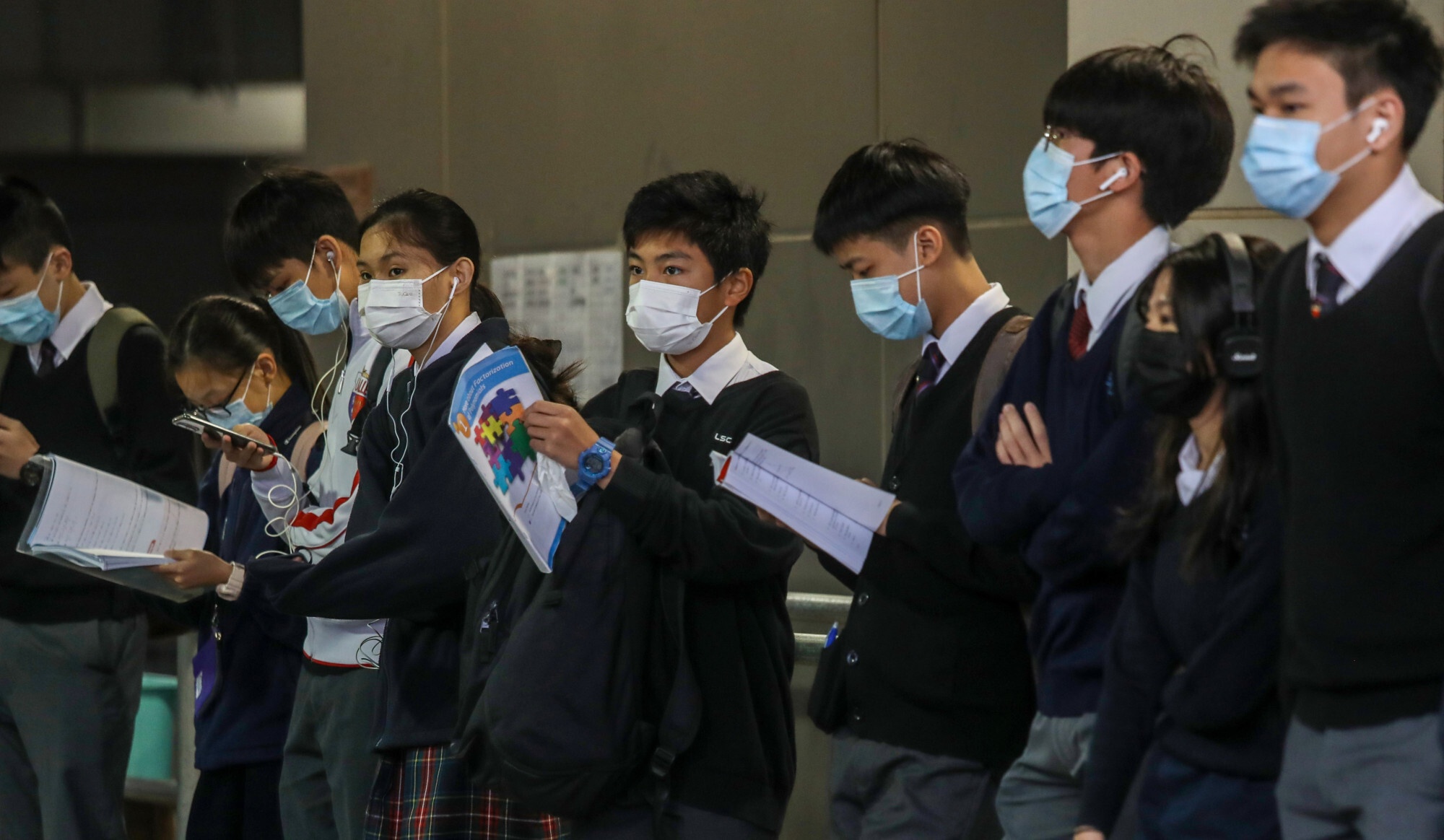 gioi tre Hong Kong khong sai khi nam yen anh 4