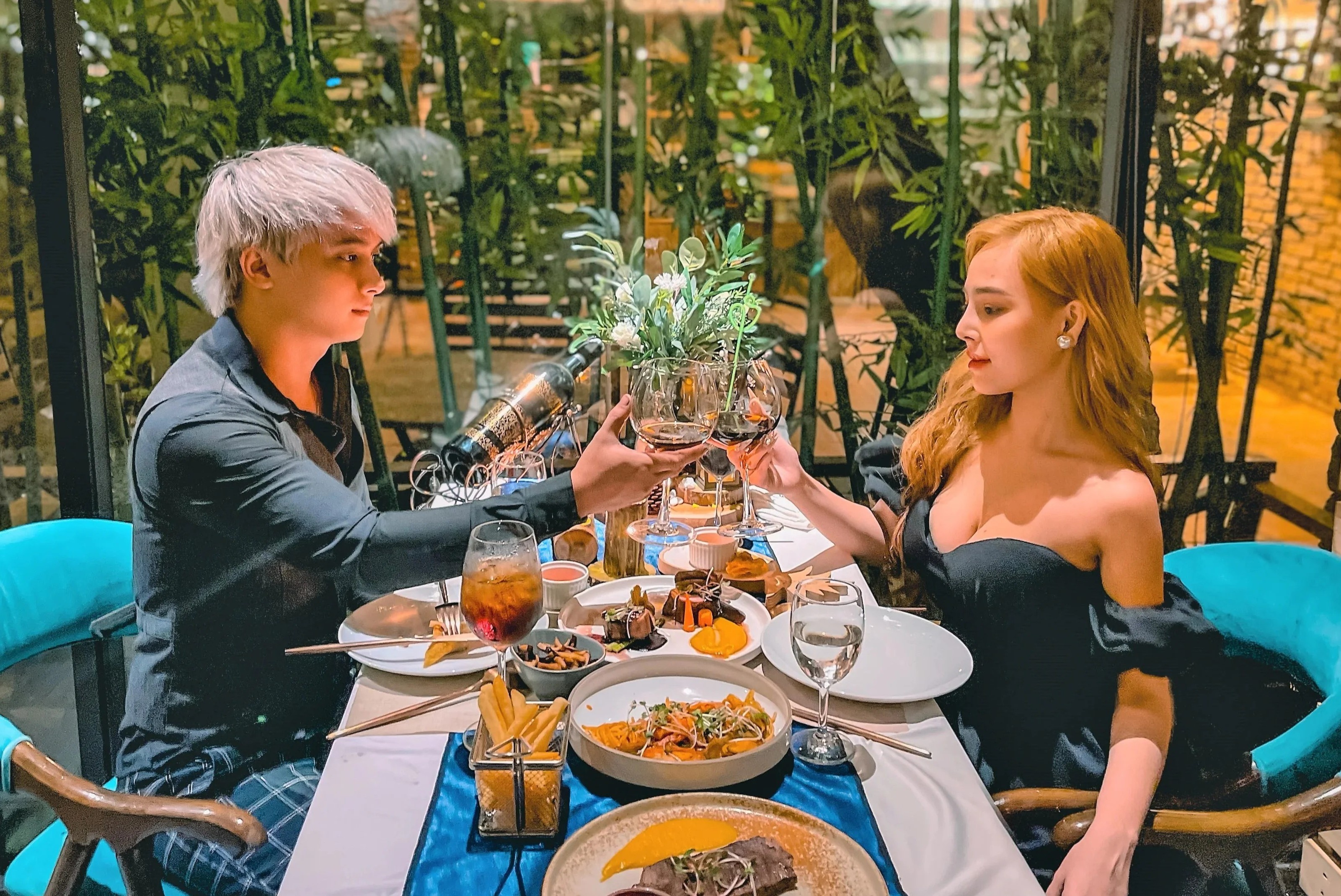 Nhieu nha hang o TP.HCM, Ha Noi het ban dem Valentine hinh anh