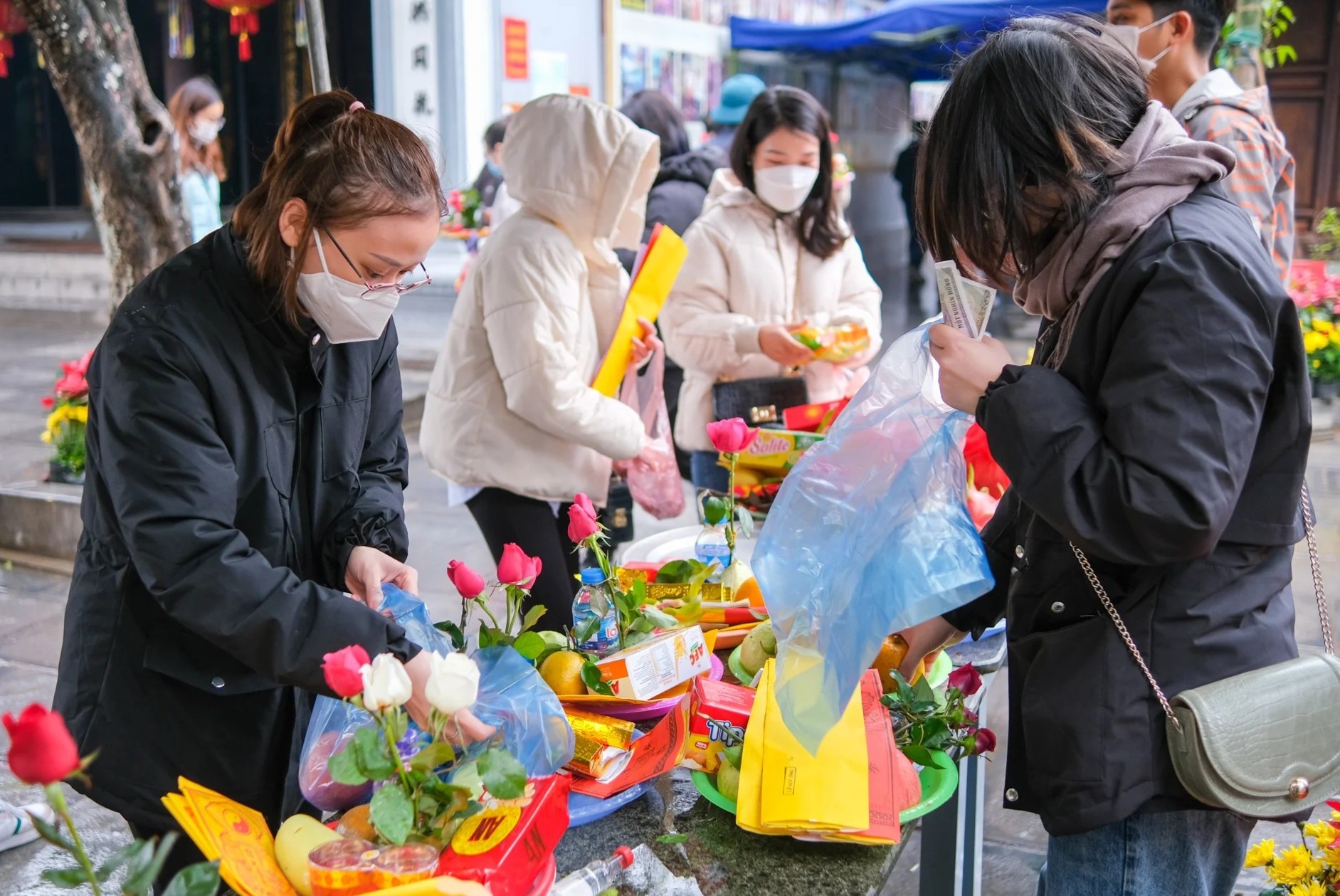 chang trai Han Quoc den chua Ha cau duyen anh 9