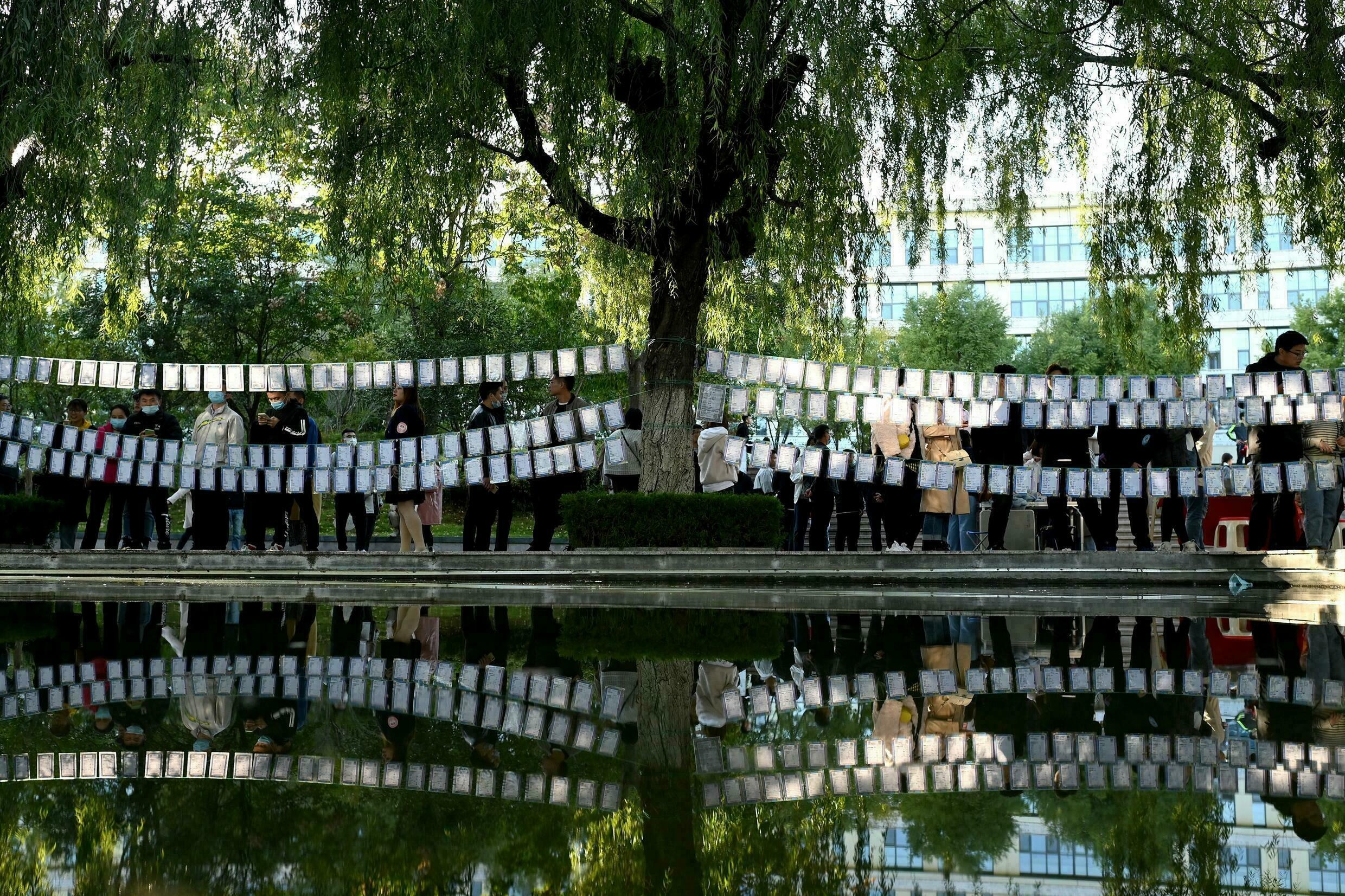 no luc mai moi nguoi tre cua gioi chuc Trung Quoc anh 2