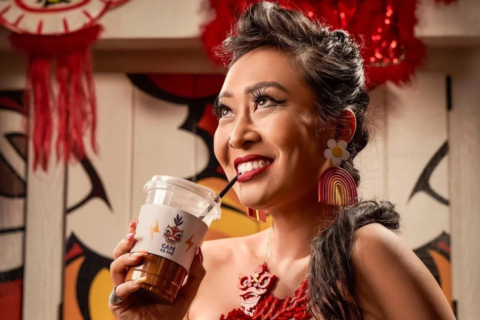 Dien vien Broadway goc Viet ban ca phe o My hinh anh