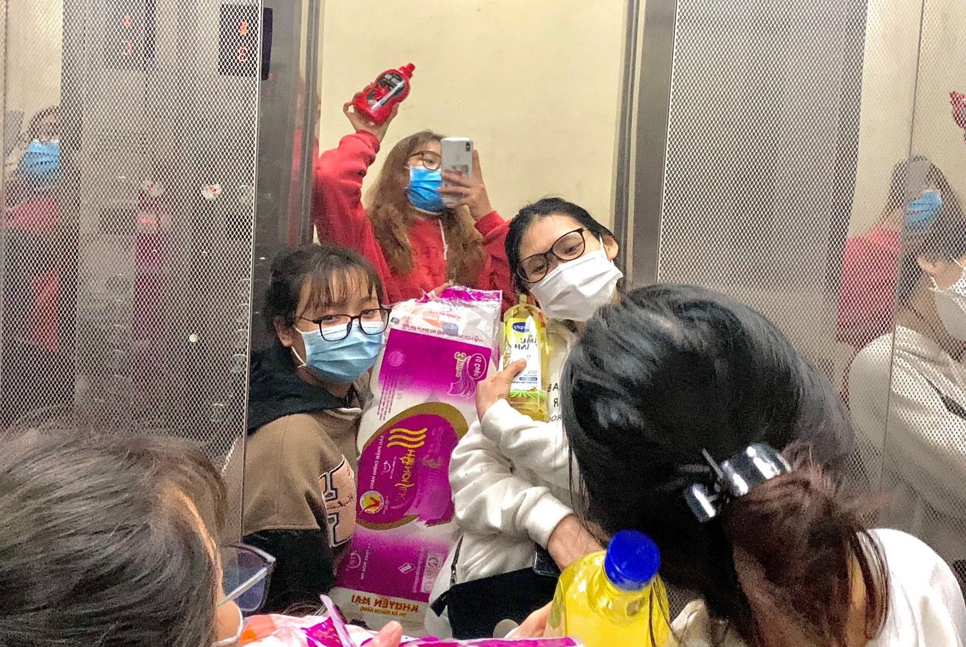 vui mung khi khong phai thuc tap online anh 4