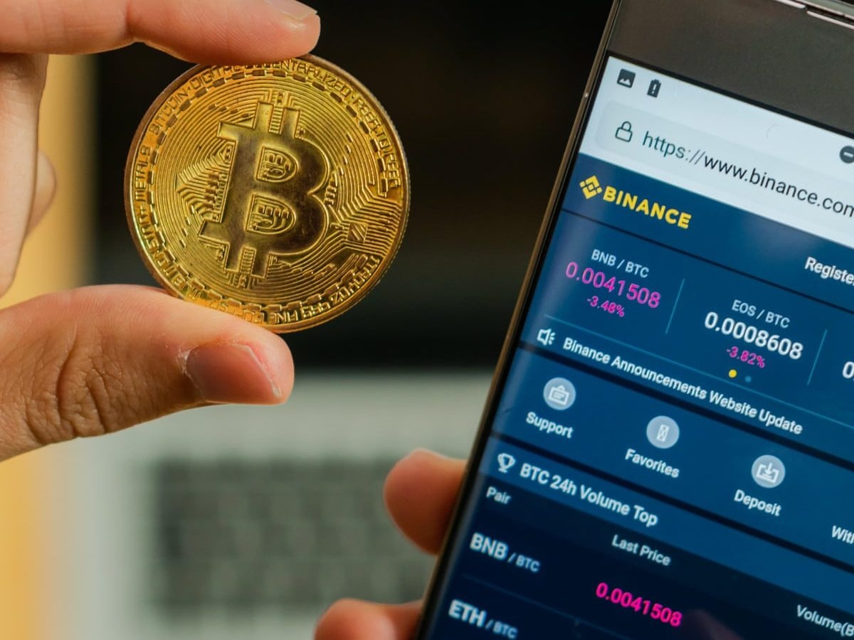 lua dao tien dien tu tren app hen ho anh 1