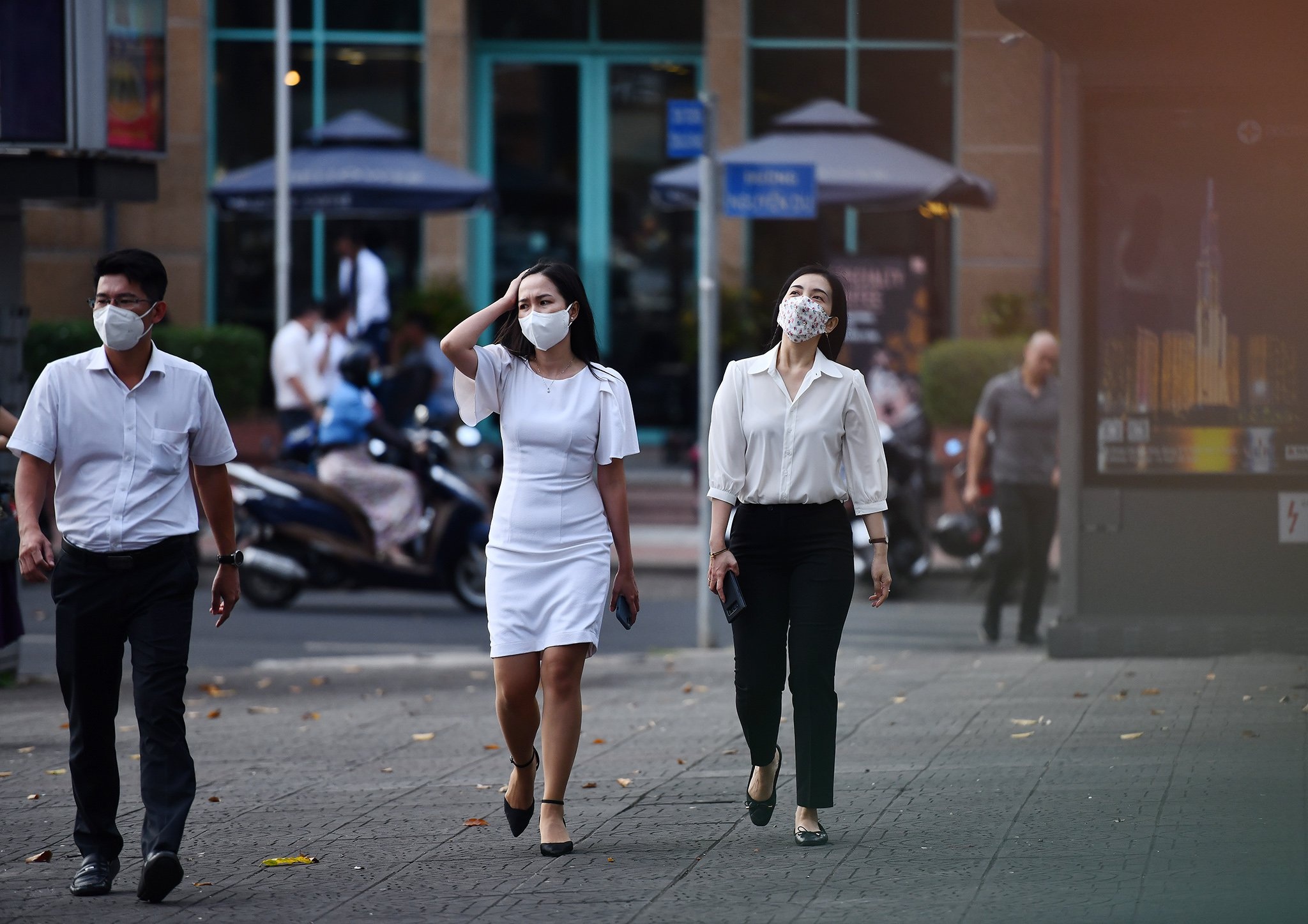 F0 bat man khi van phai lam viec tai nha anh 3