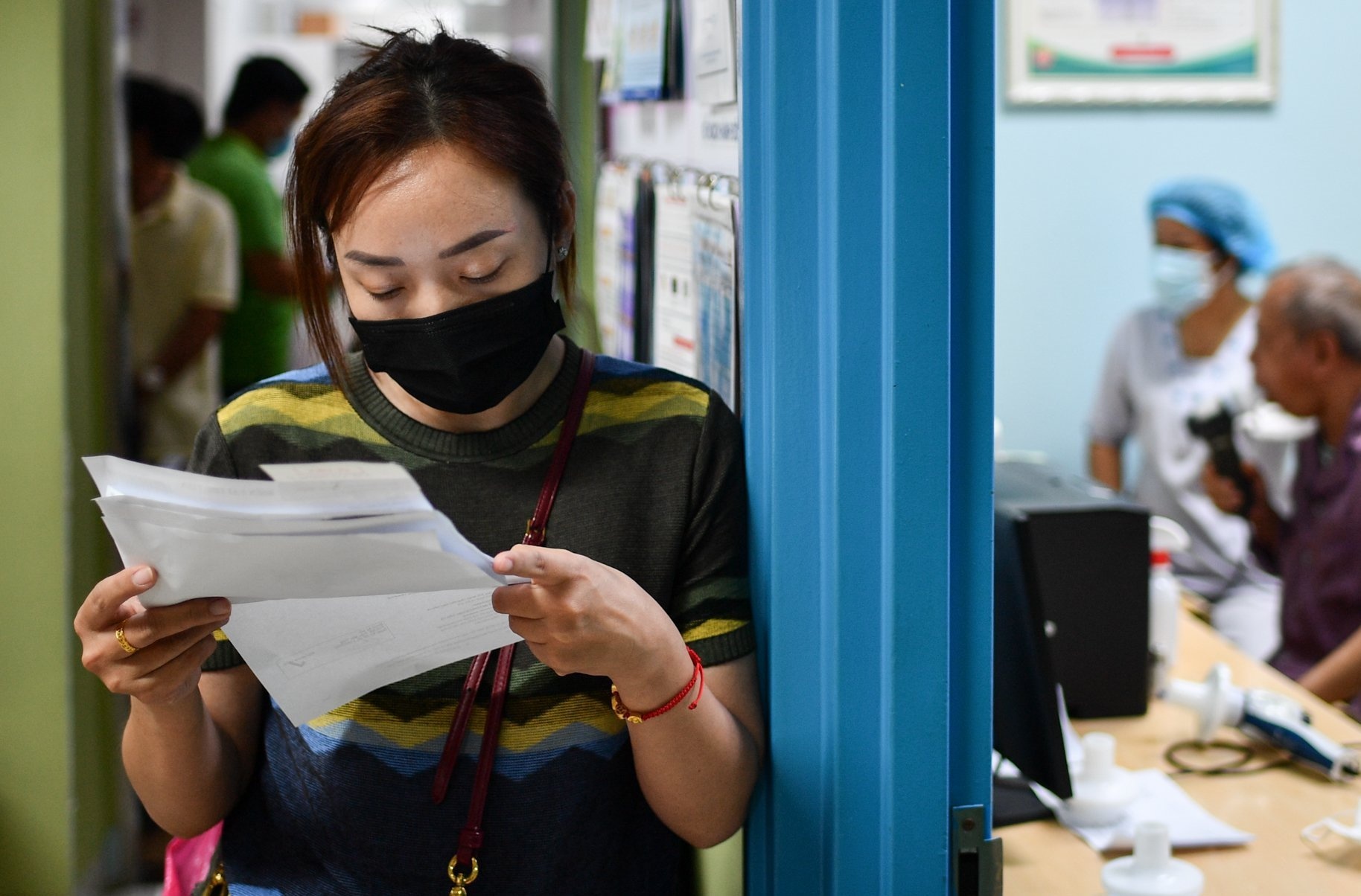 F0 bat man khi van phai lam viec tai nha anh 1