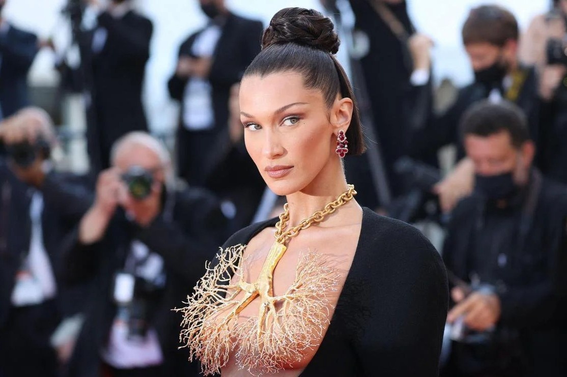 Cac co gai co nen dao keo tu 14 tuoi nhu Bella Hadid hinh anh