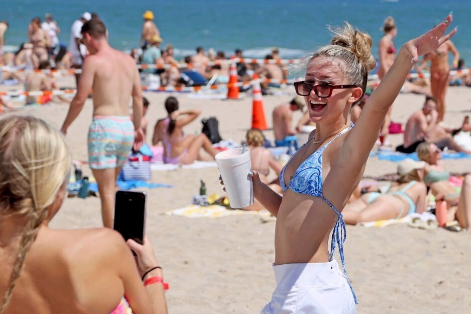 Bat chap de di du lich hinh anh