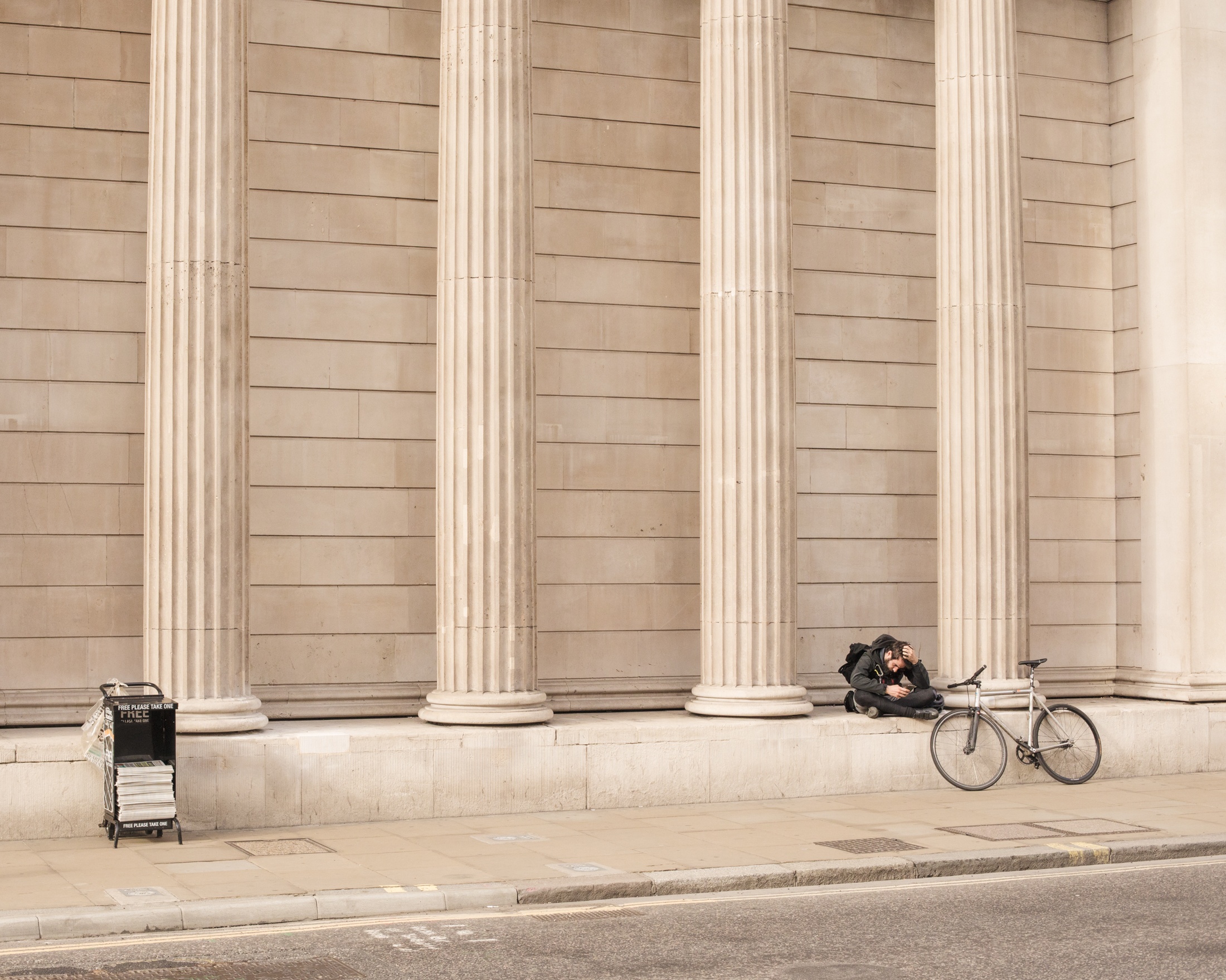 nguoi tre cam thay co don hon bao gio het anh 2