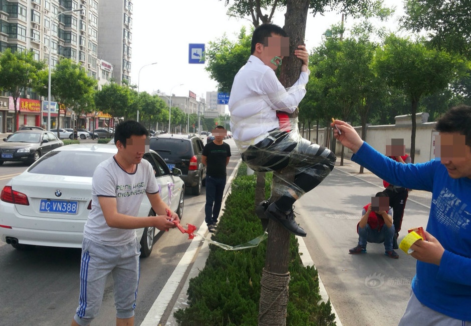 ba noi cam gay go bao ve co dau chu re o Trung Quoc anh 3