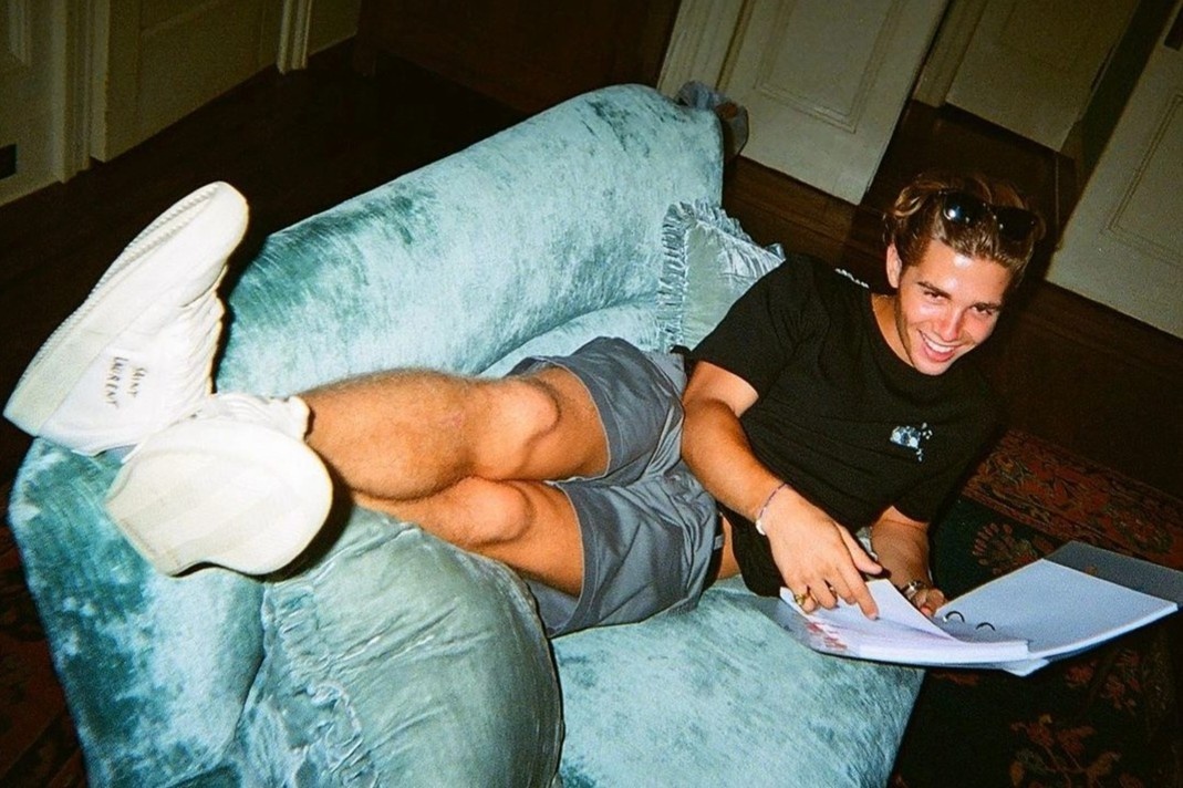 Chau noi ty phu Anh la hoang tu mang 2 dong mau hoang gia hinh anh